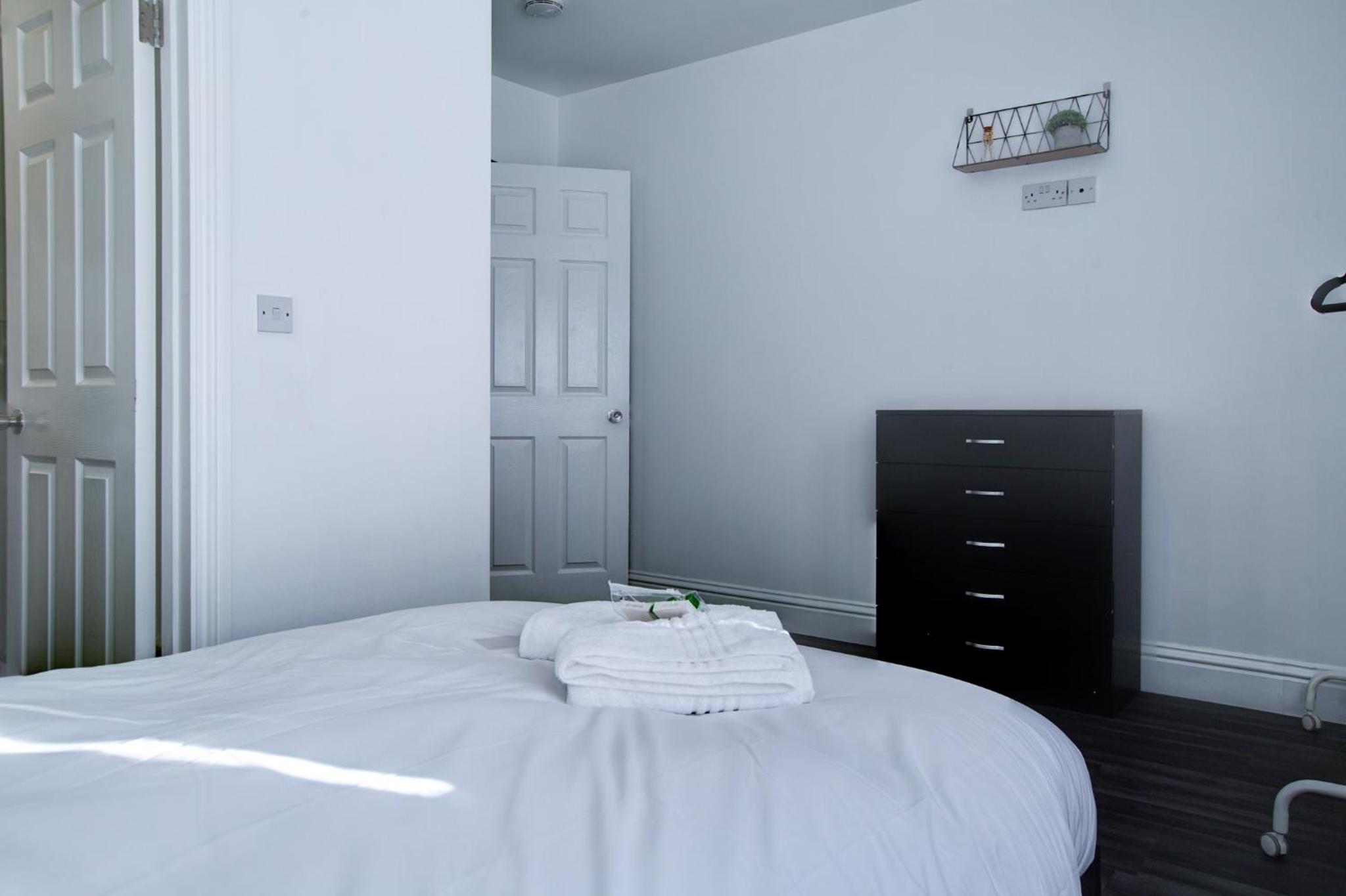 Apartment photo 2