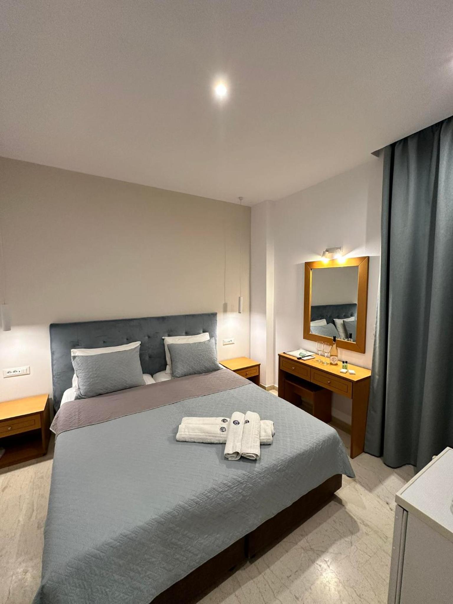 Double/Twin Room - Photo 3