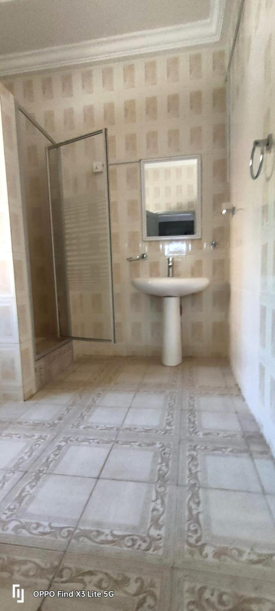 Double Room With Private Bathroom photo 3