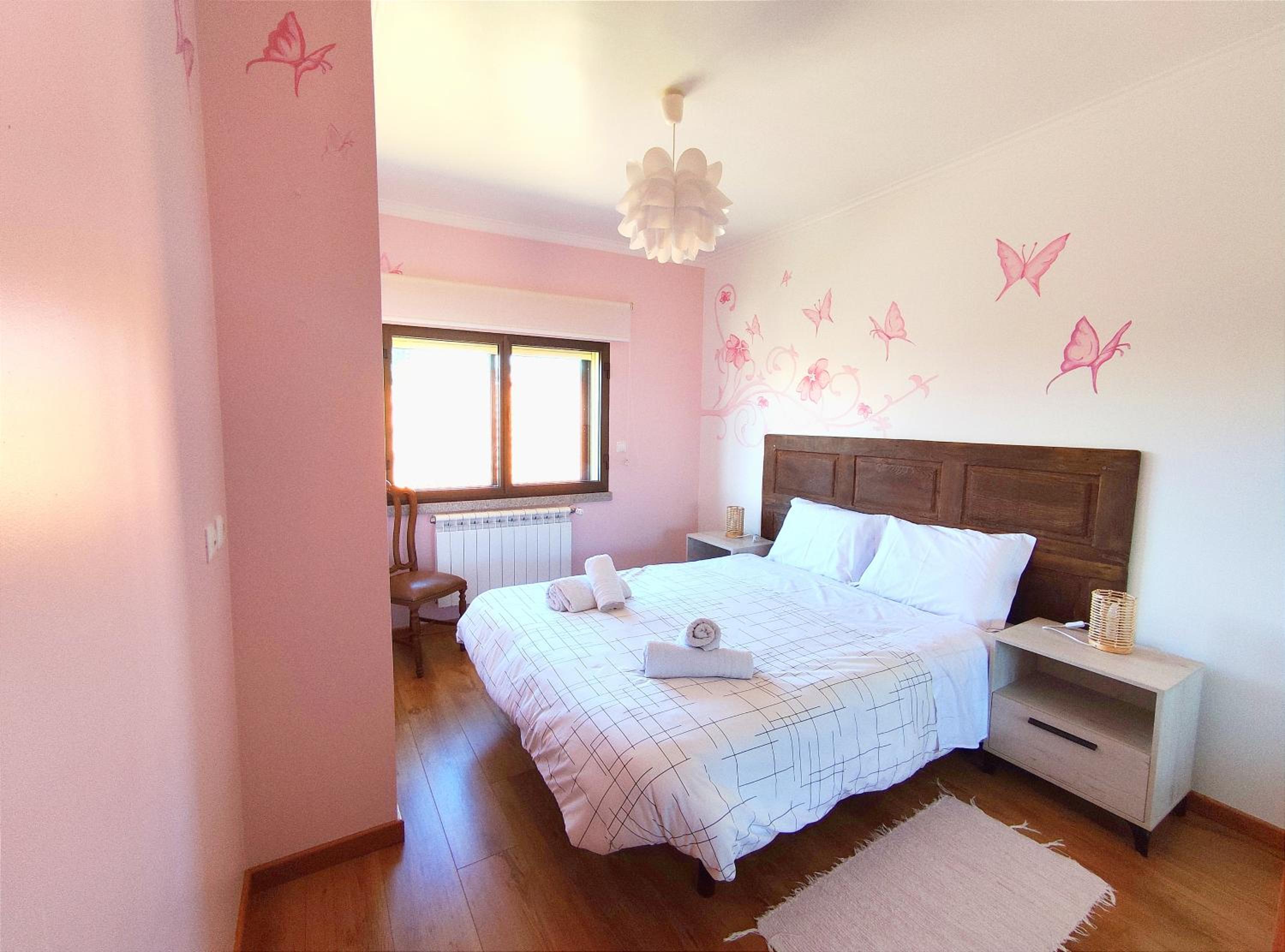 Three-Bedroom Apartment - Photo 9