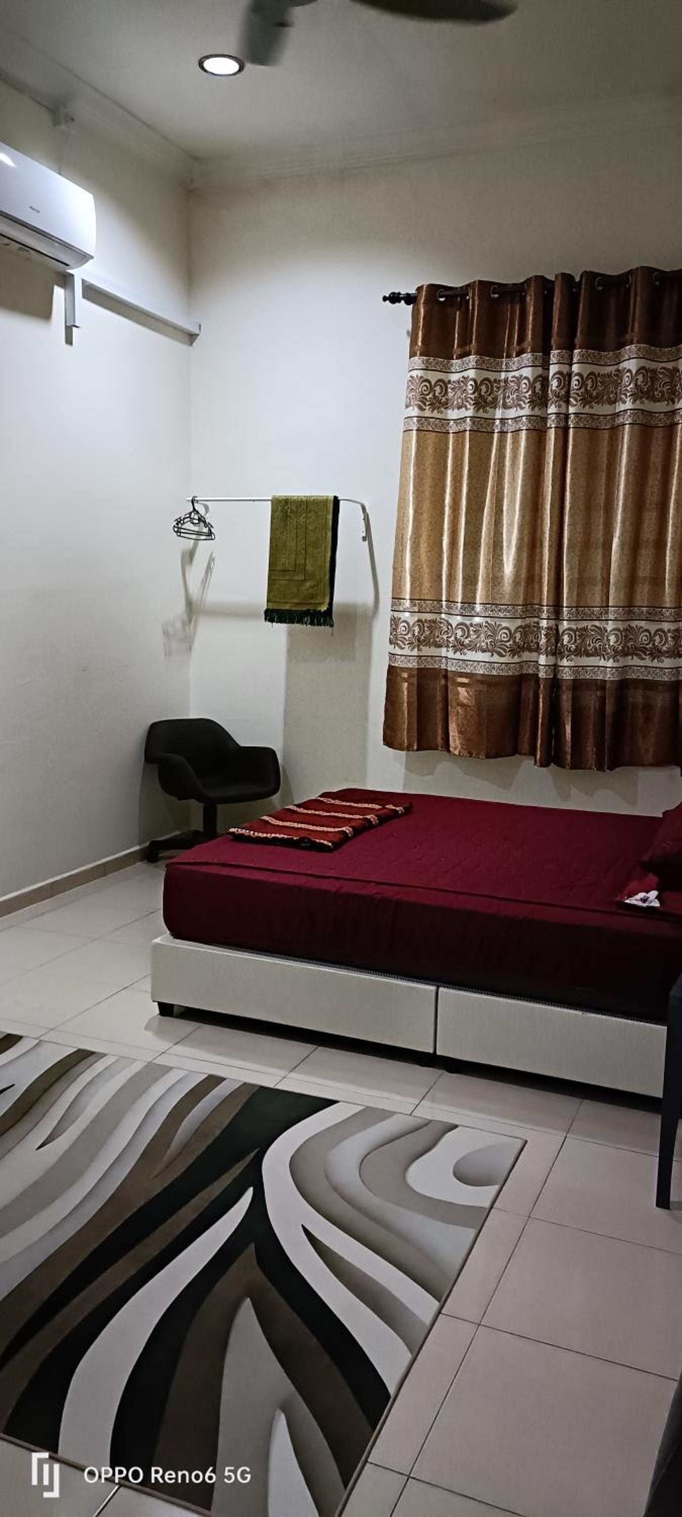 Three-Bedroom Apartment photo 3