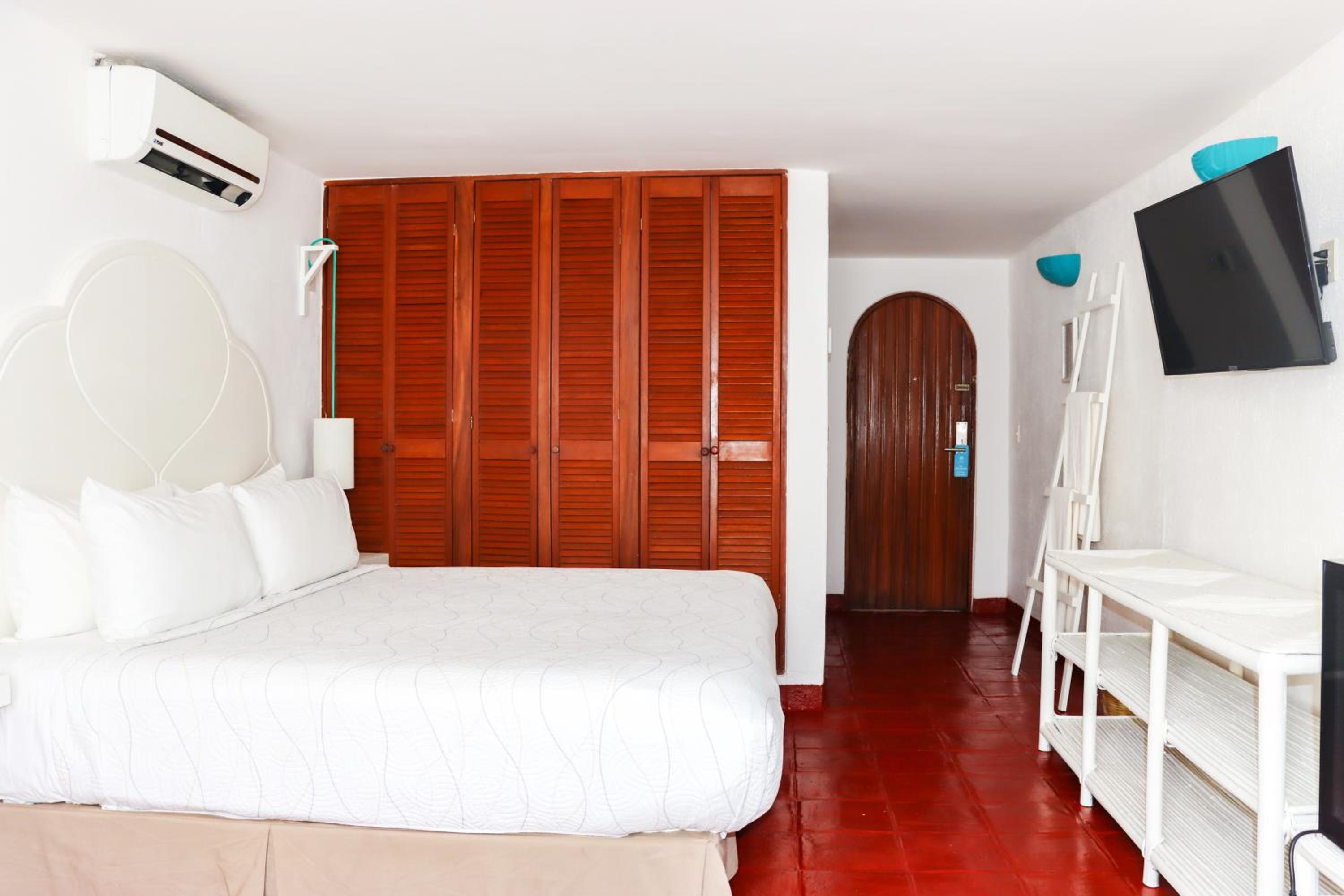 King Room with Pool View photo 1