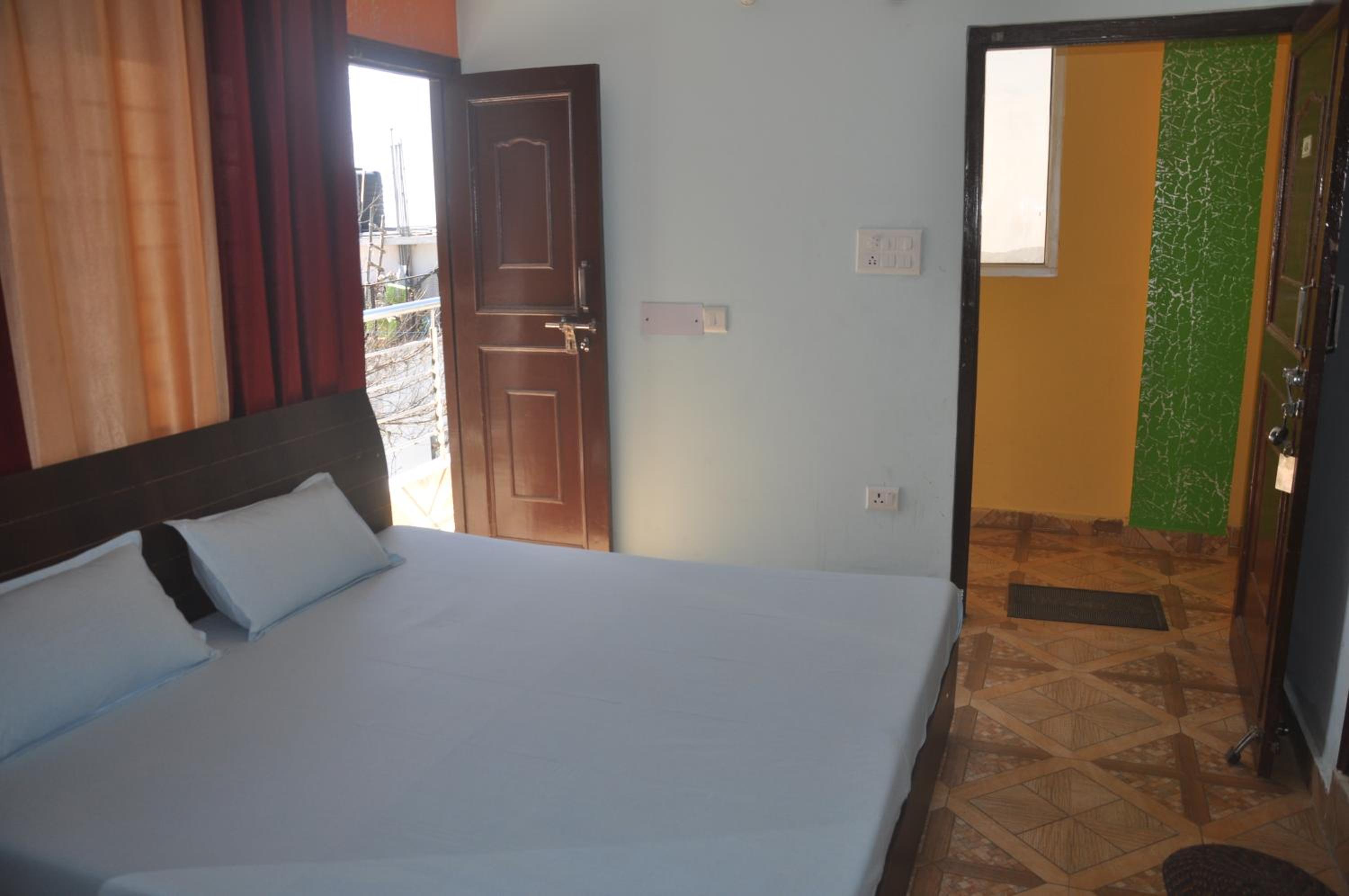 Deluxe Double Room With Balcony photo 2