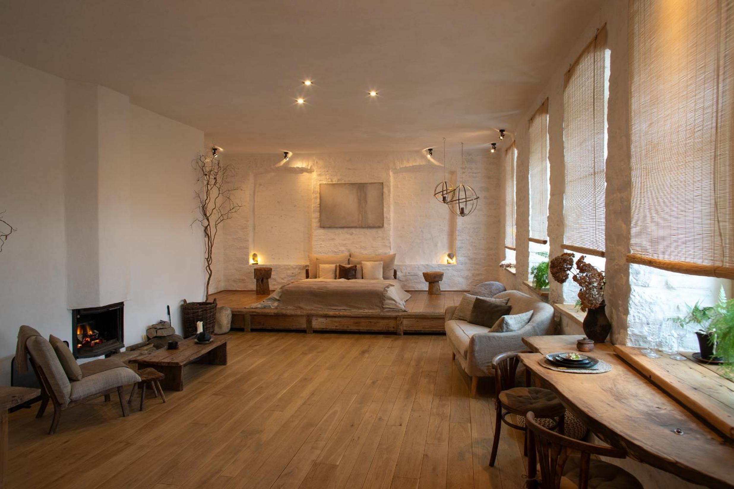 Studio Apartment photo 1