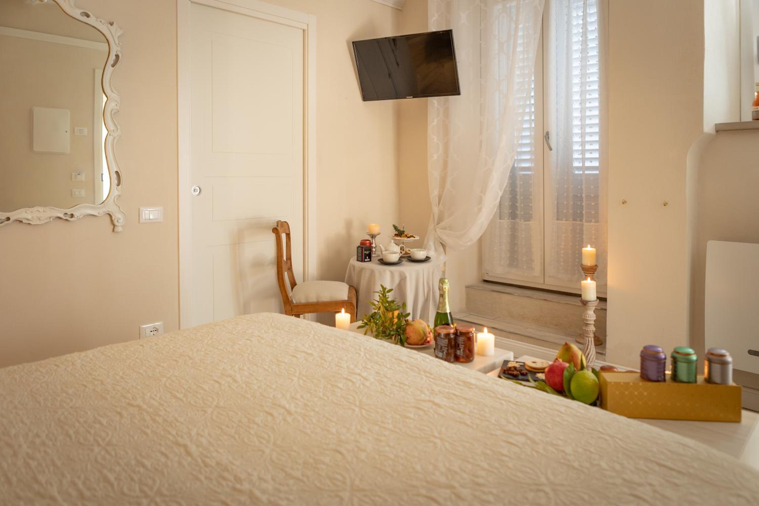 Double Room with Garden View - Photo 9