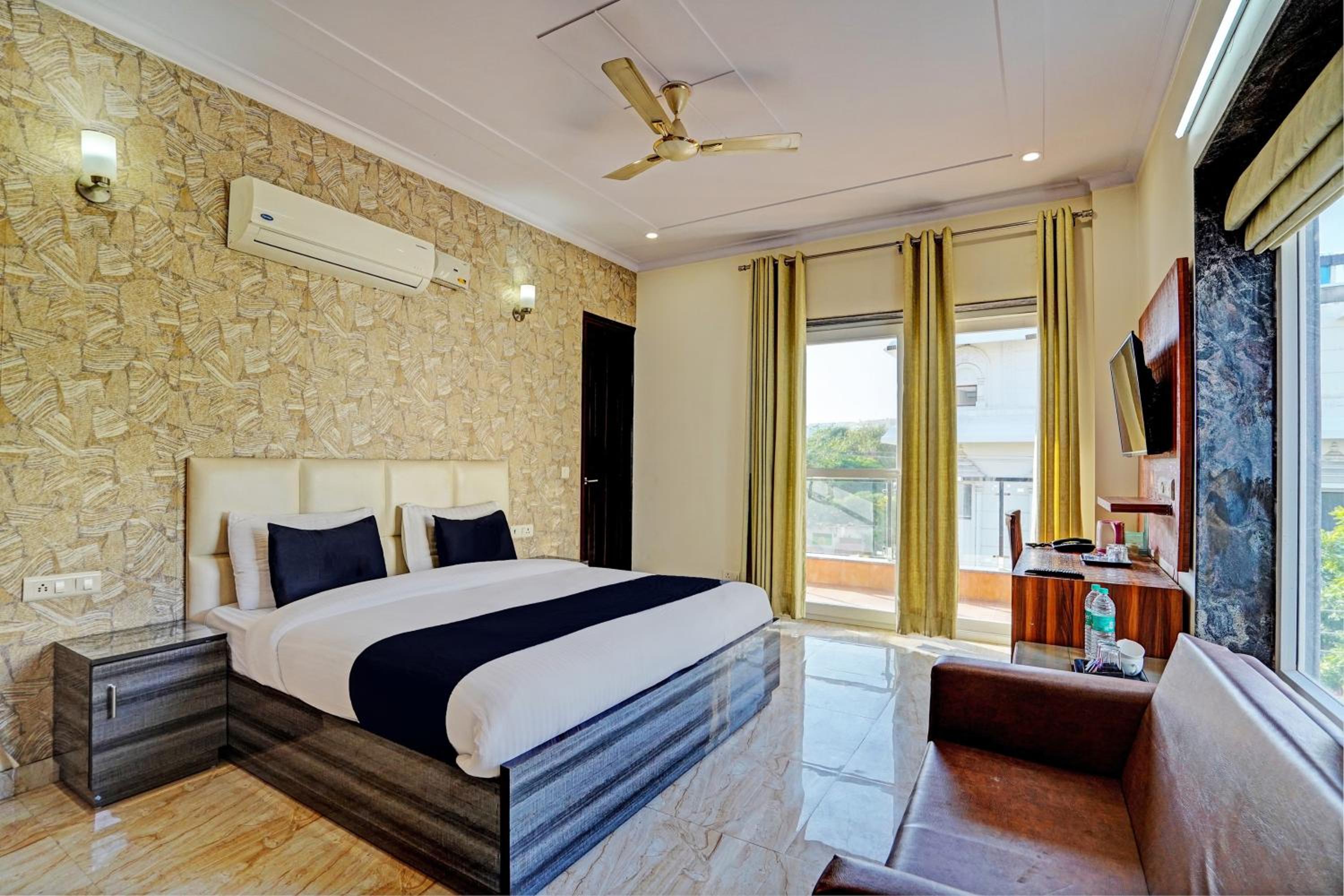 King Room With Balcony photo 1