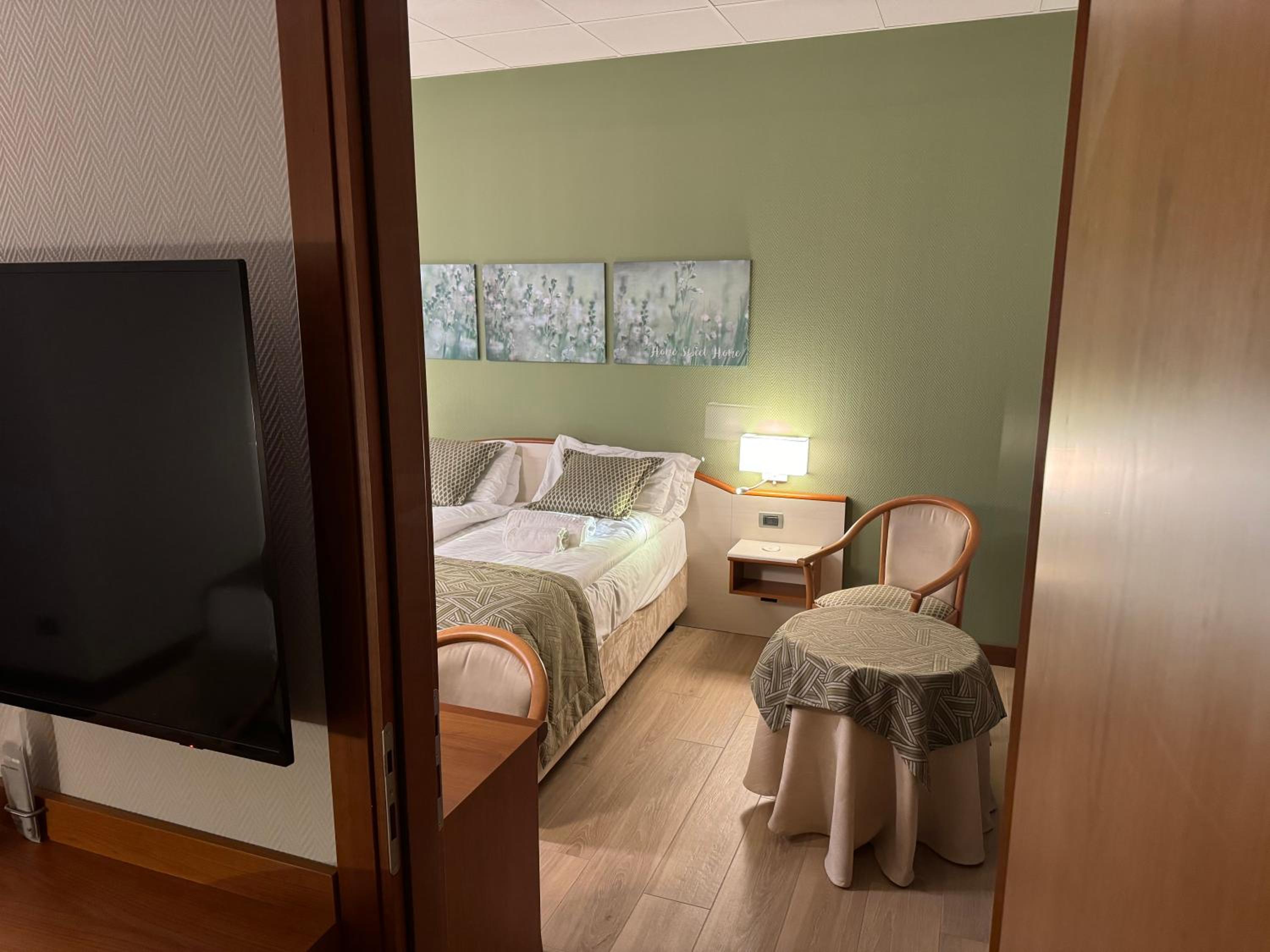 Quadruple Room - Photo 4