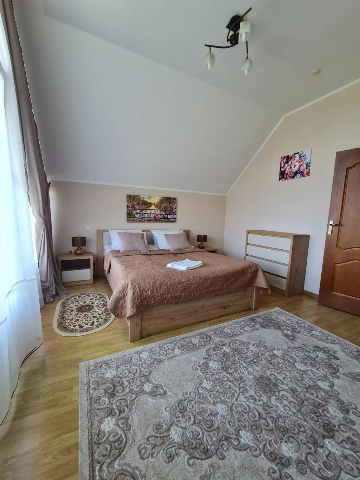 Large Double Room photo 3