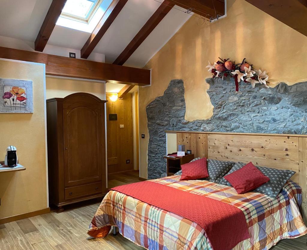 Double Room with Spa Bath photo 3