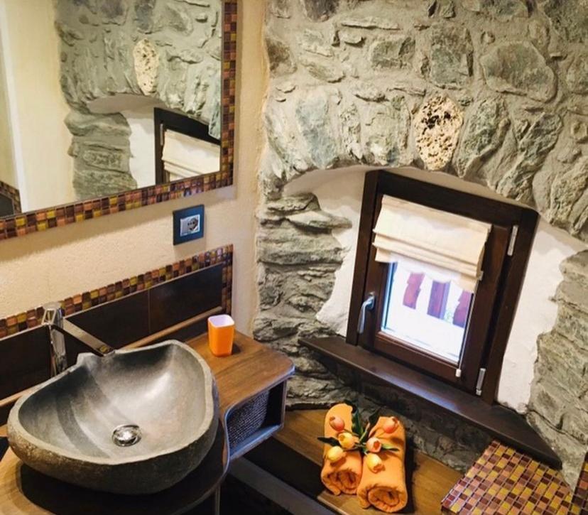 Double Room with Spa Bath photo 2
