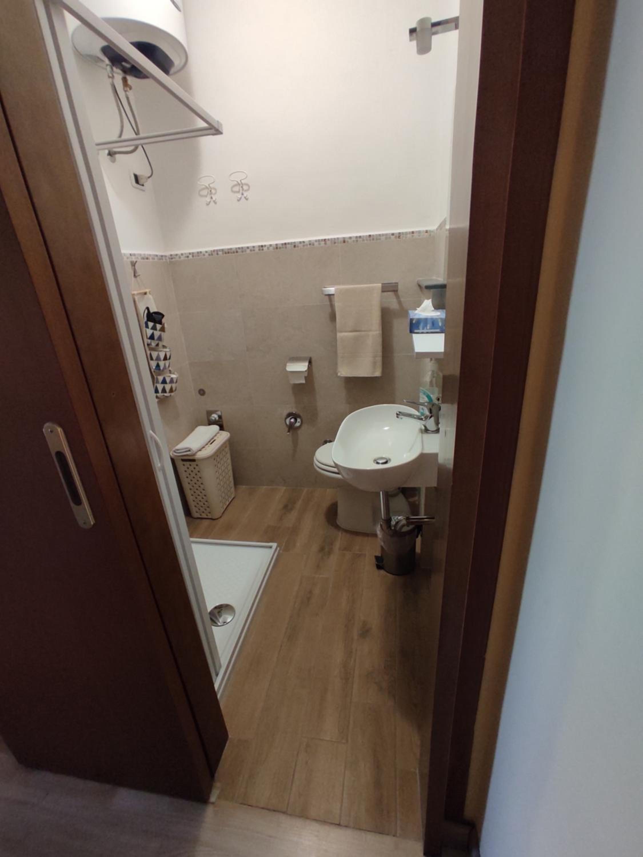 One-Bedroom House - Photo 10