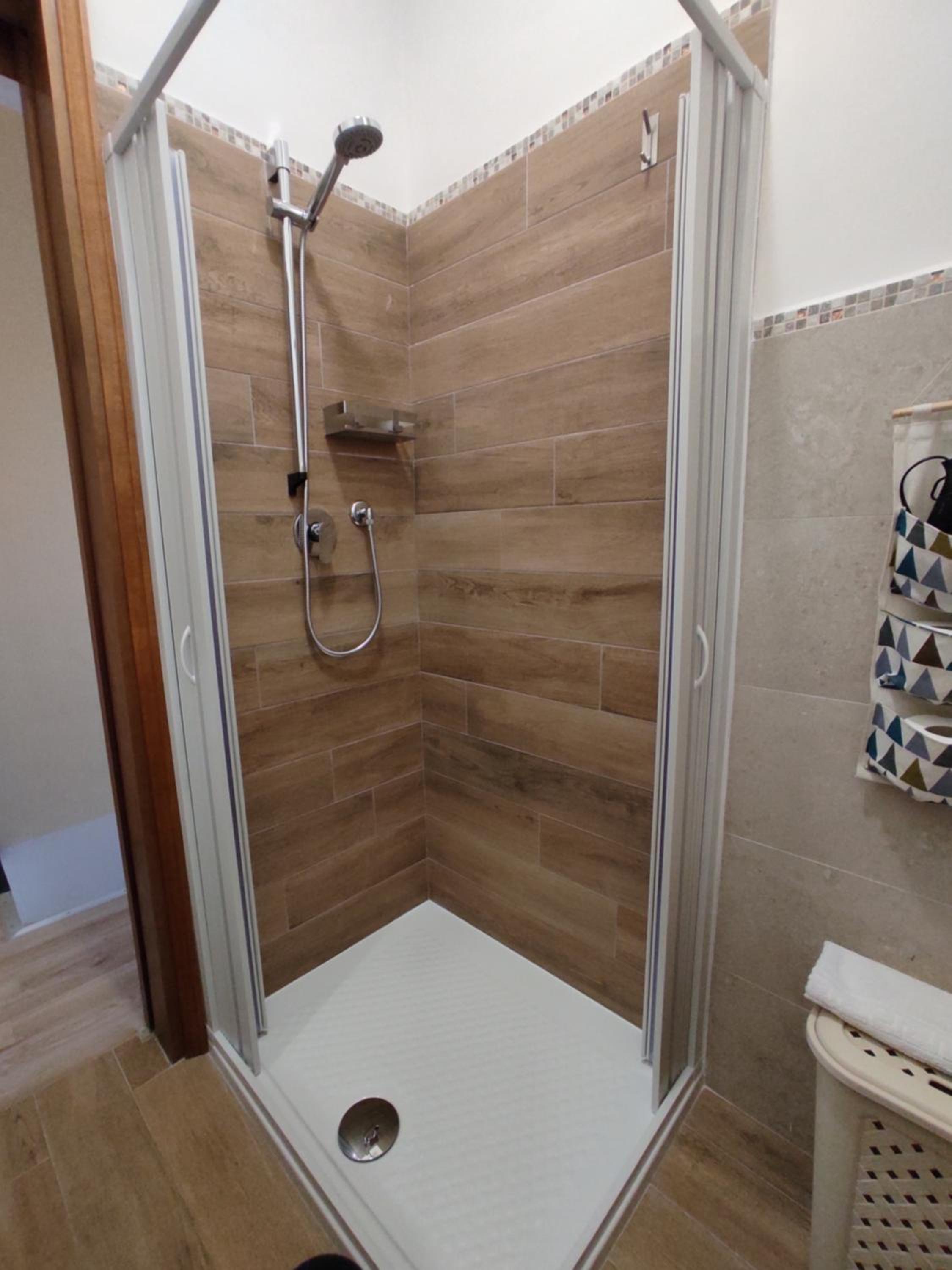 One-Bedroom House - Photo 2