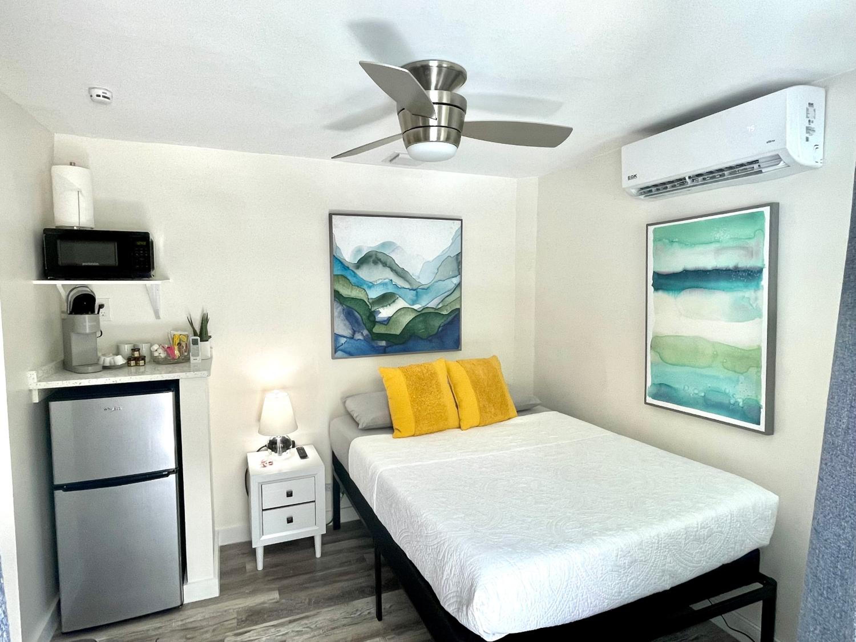 Single Room with Pool View photo 2