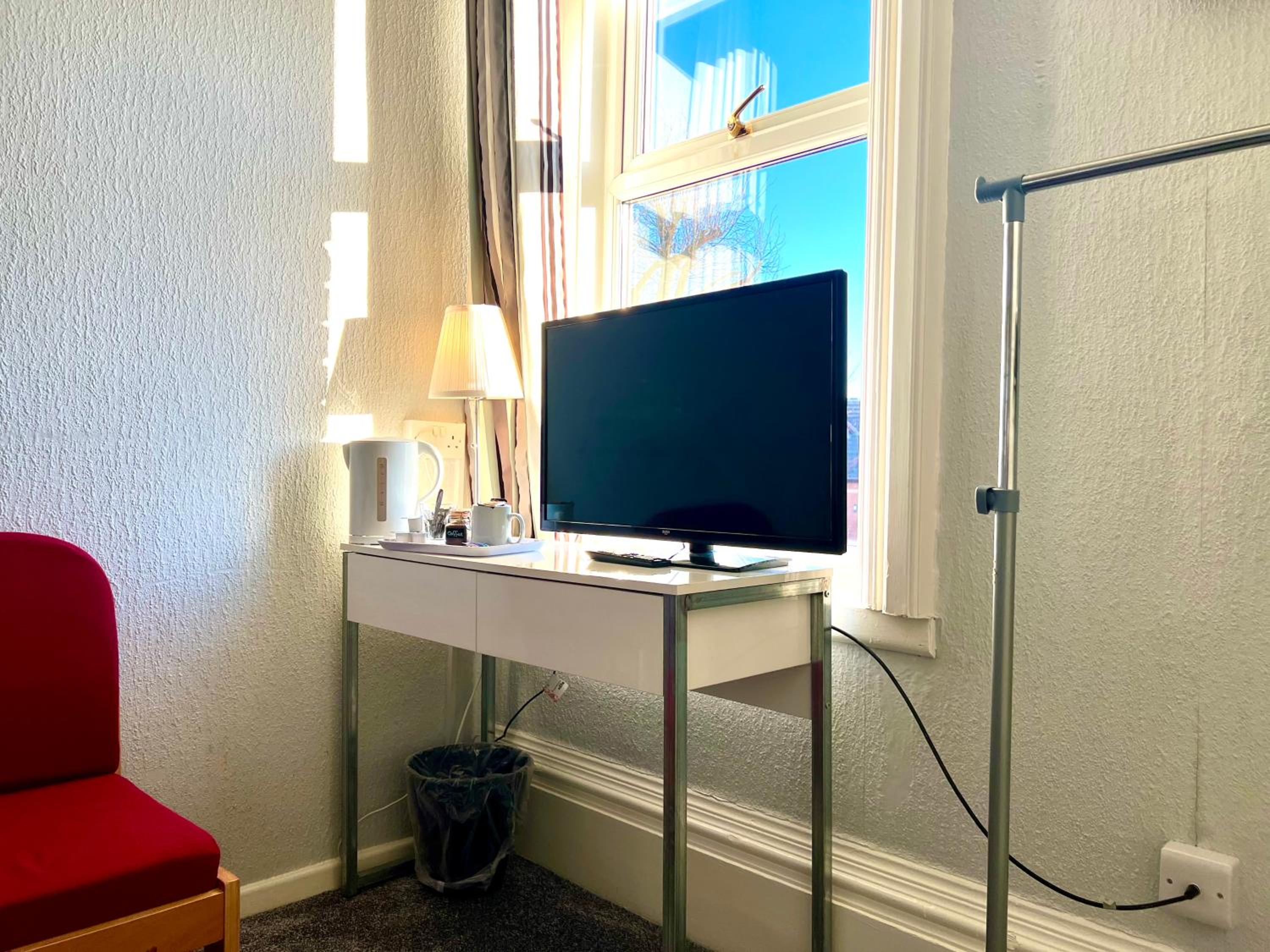 Single Room with Private Bathroom (Room 7)