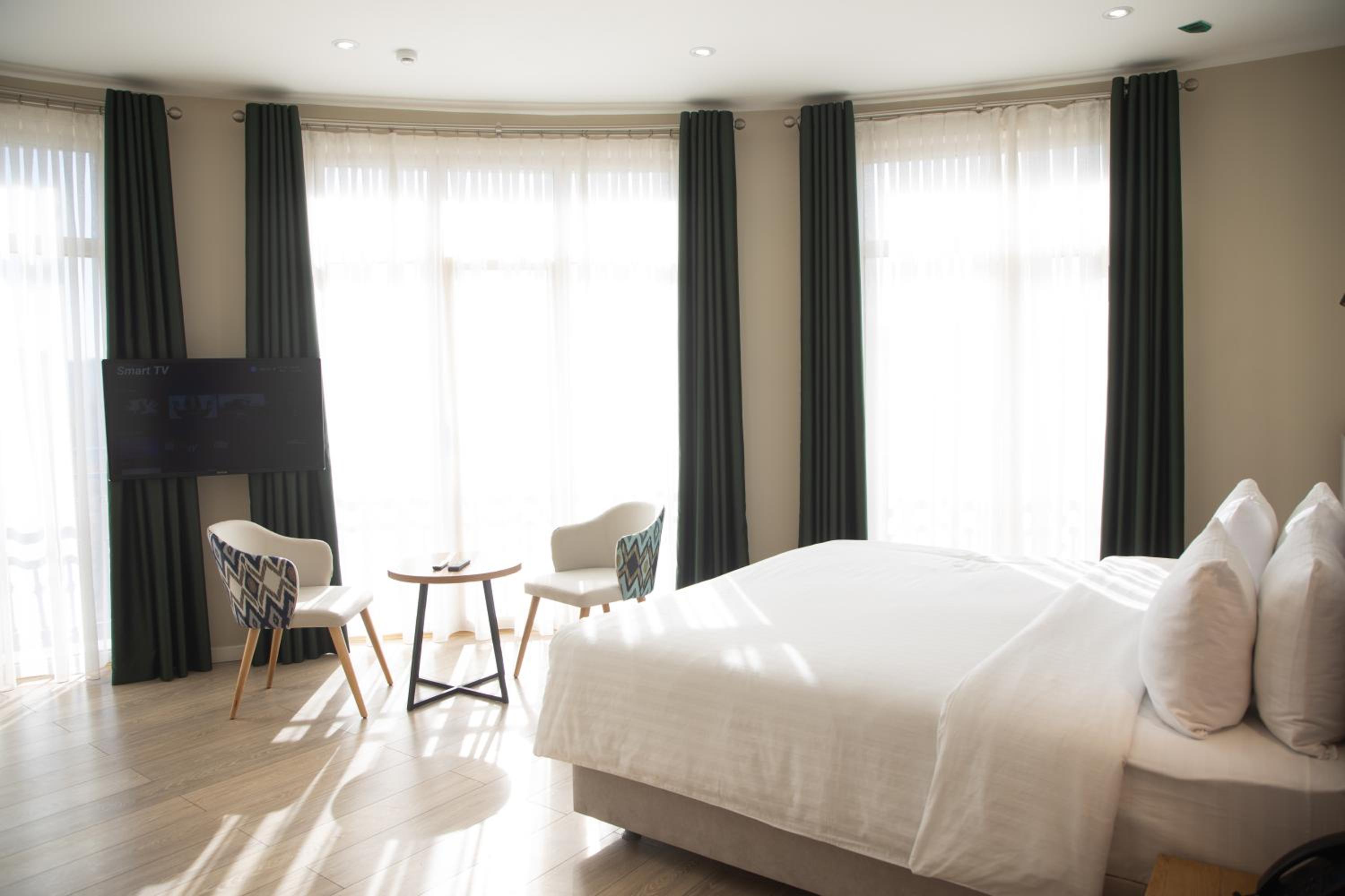 Deluxe Double Room with Balcony photo 1