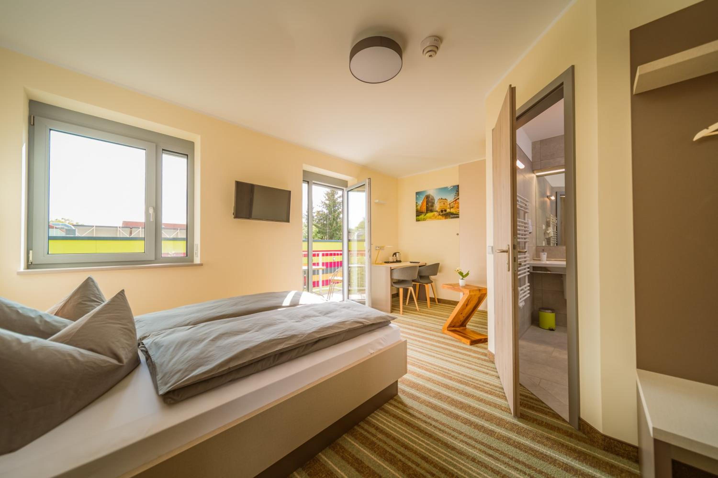 Economy Double Room photo 1