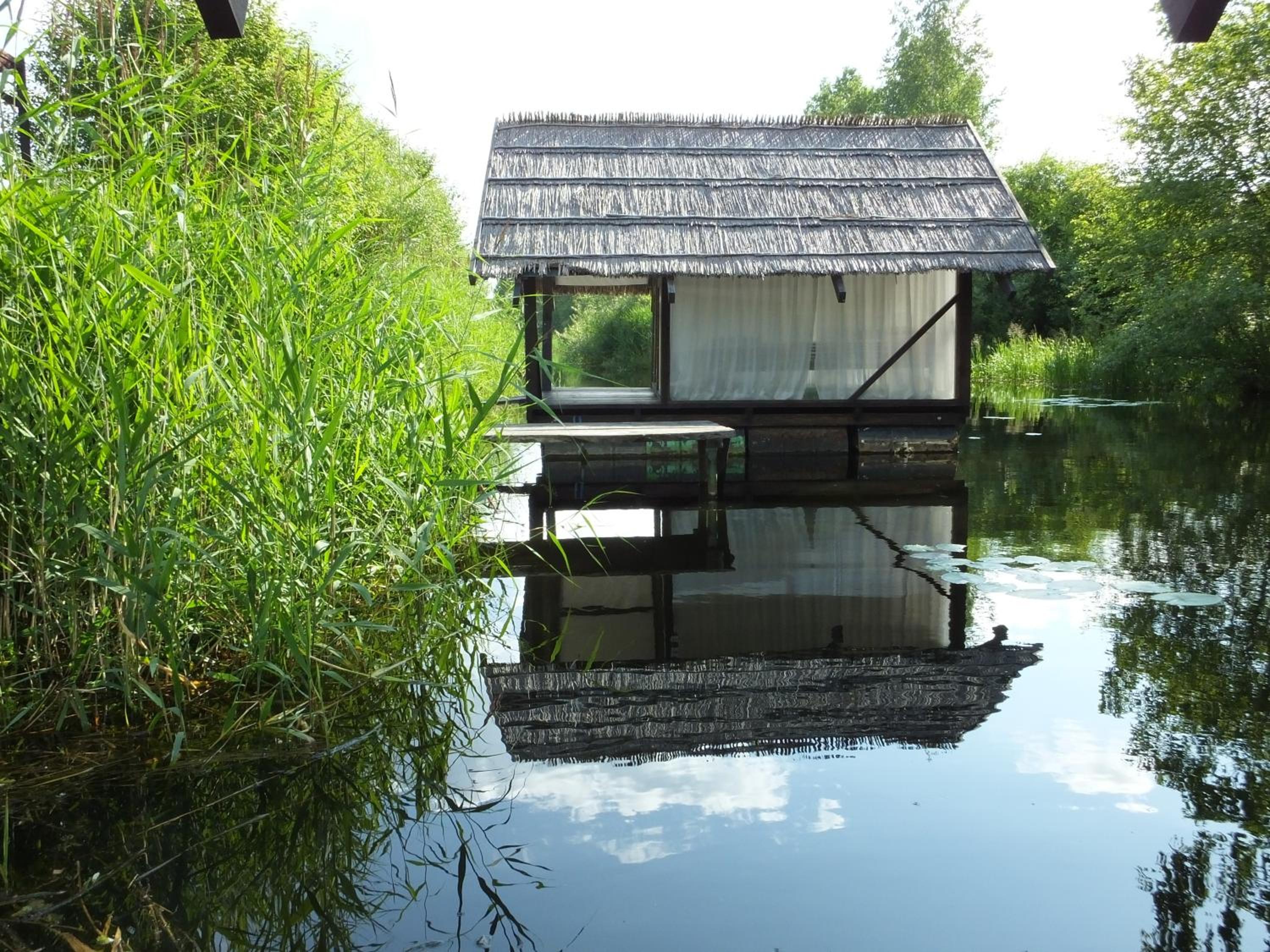 Bungalow - Water Front