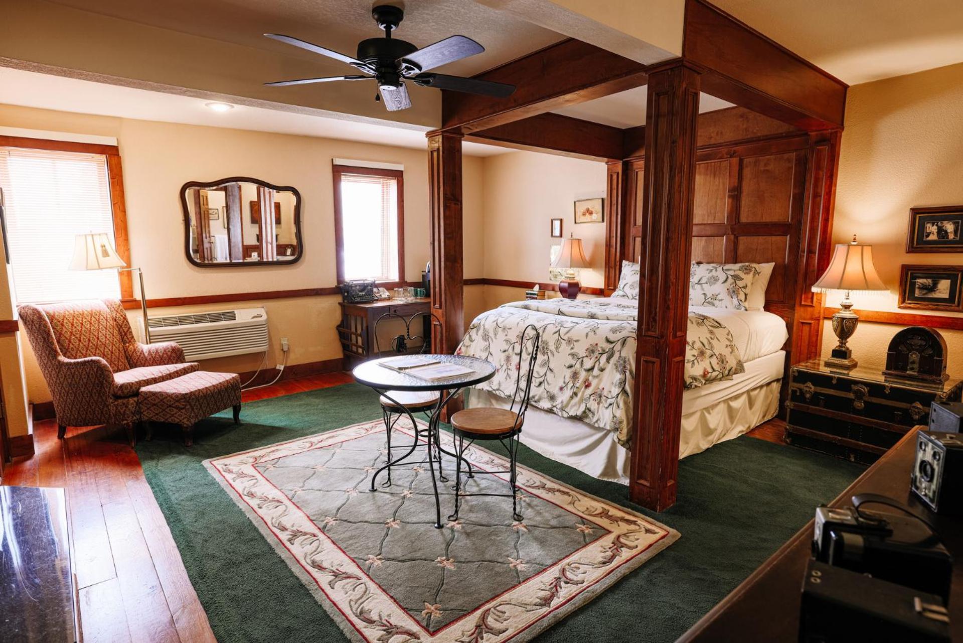 Queen Room with Spa Bath photo 3