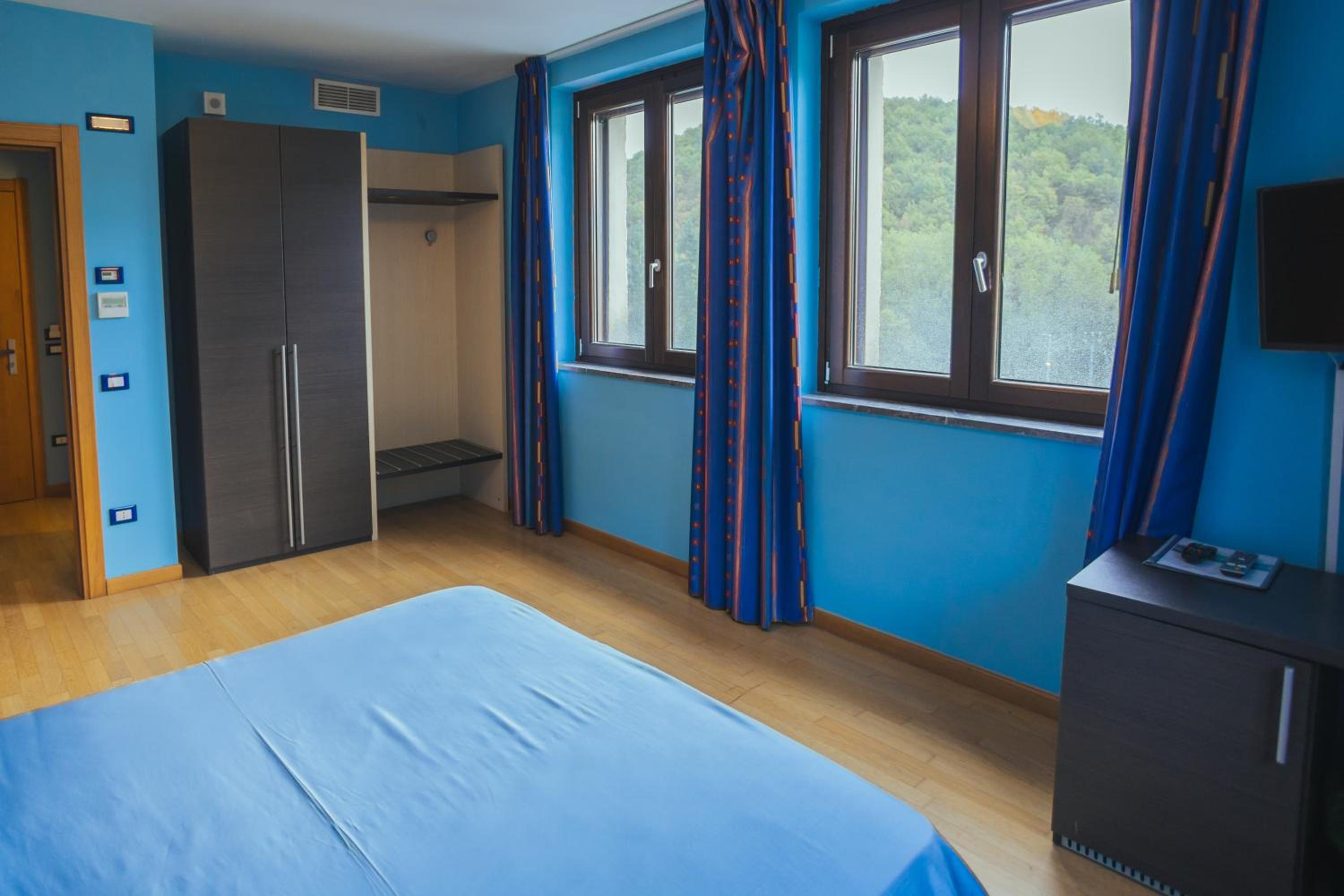 Double Room - Photo 9