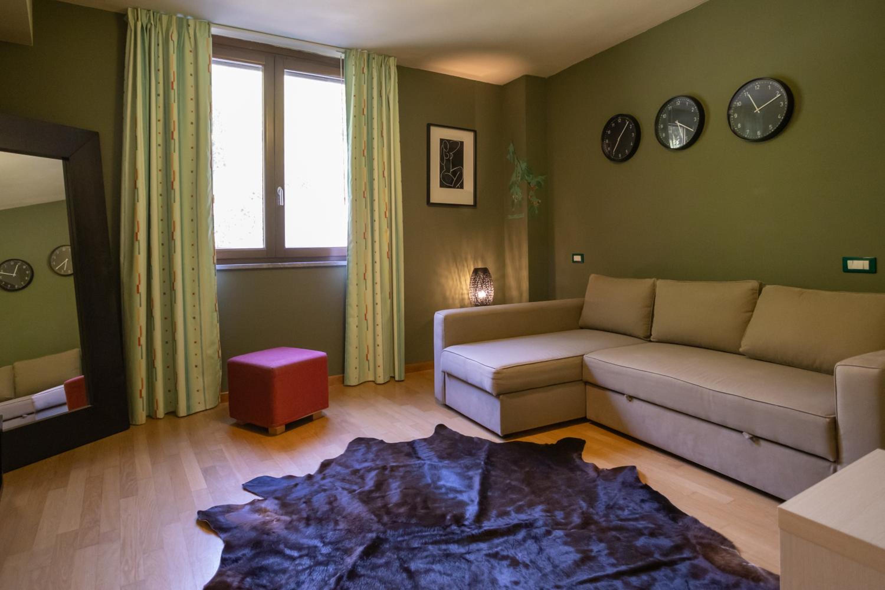 Suite - Photo 3