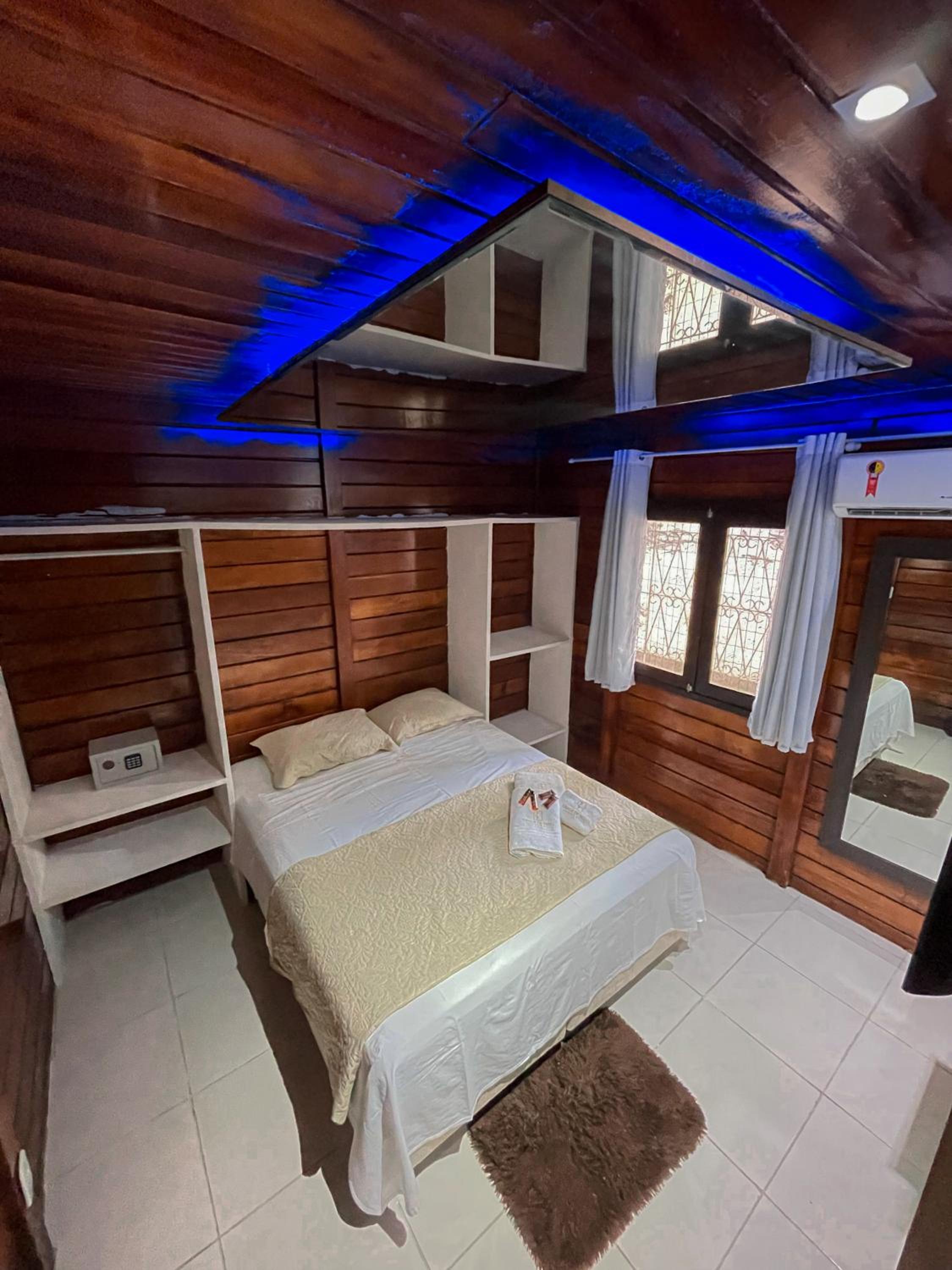 Deluxe Suite with Spa Bath