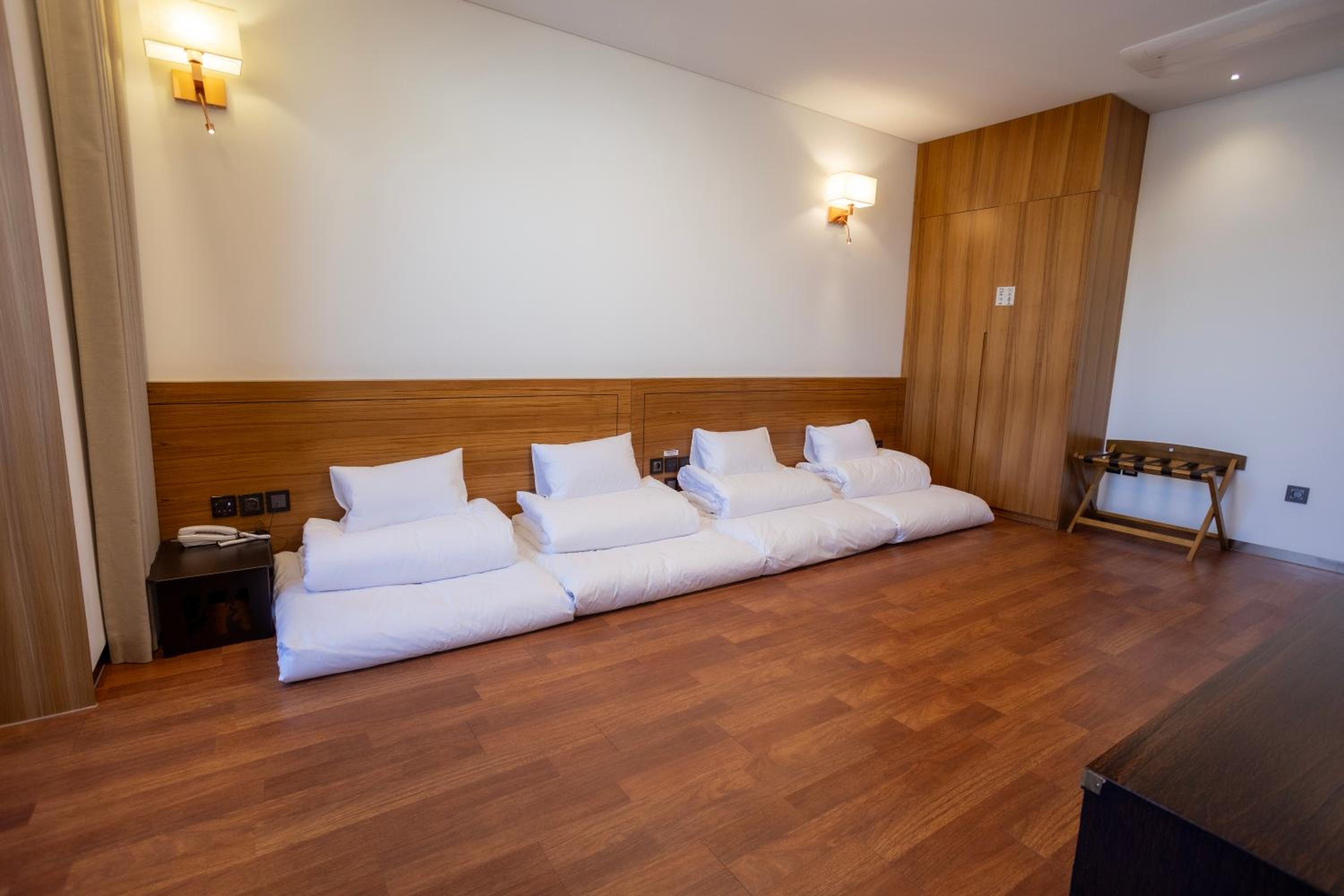 Deluxe Quadruple Room photo 1