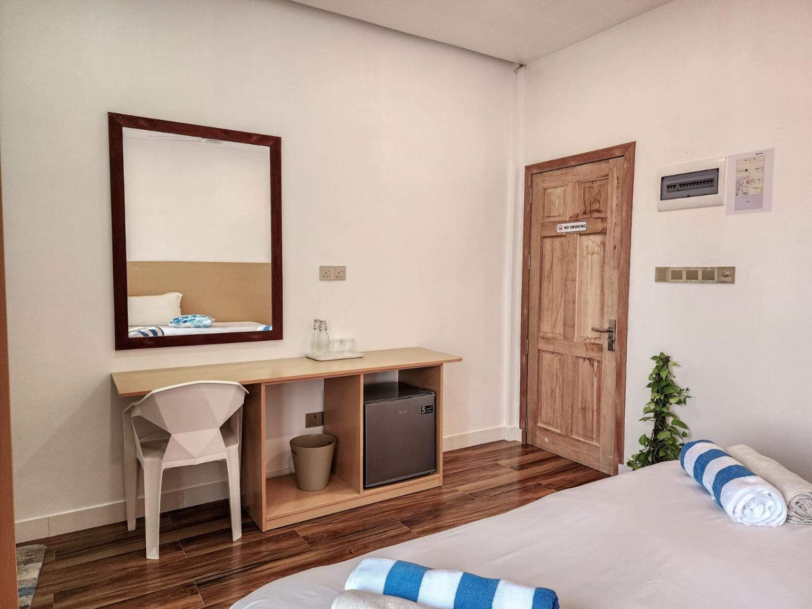 Deluxe Double or Twin Room with City View photo 3