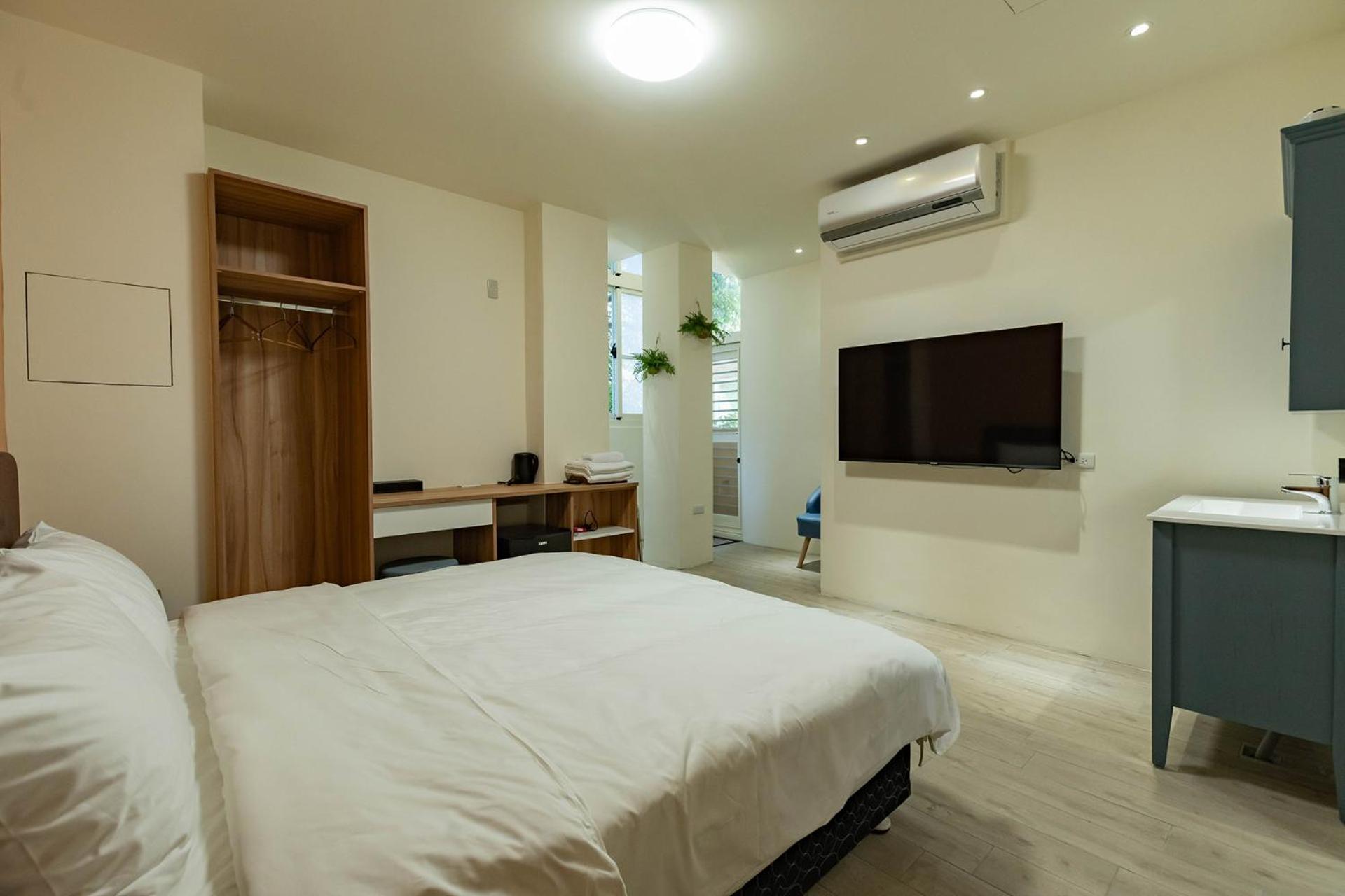Queen Room
