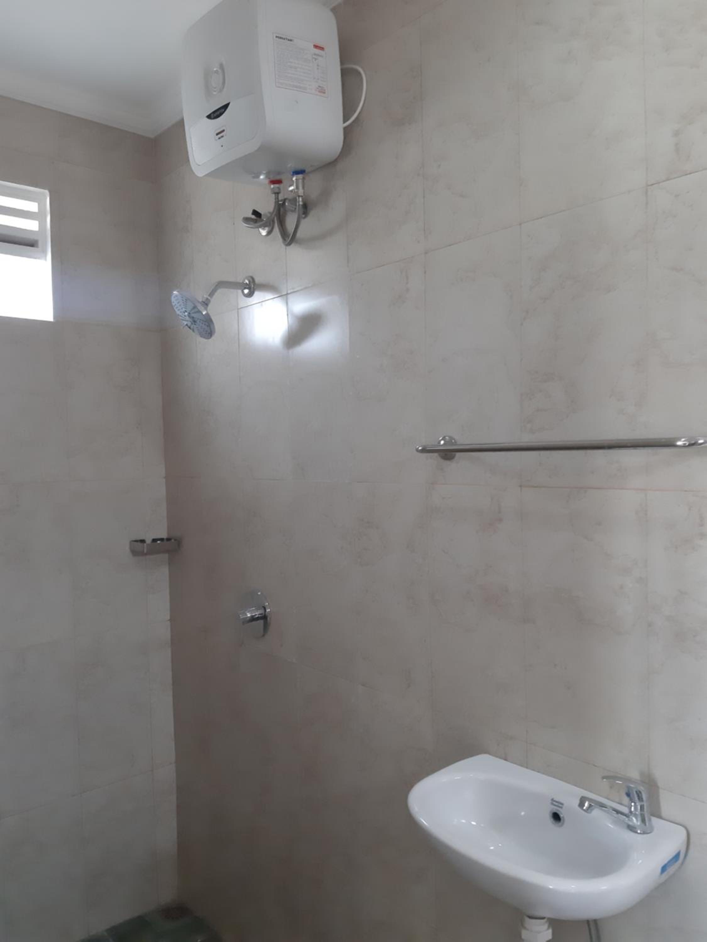 Double Room with Balcony - Photo 15