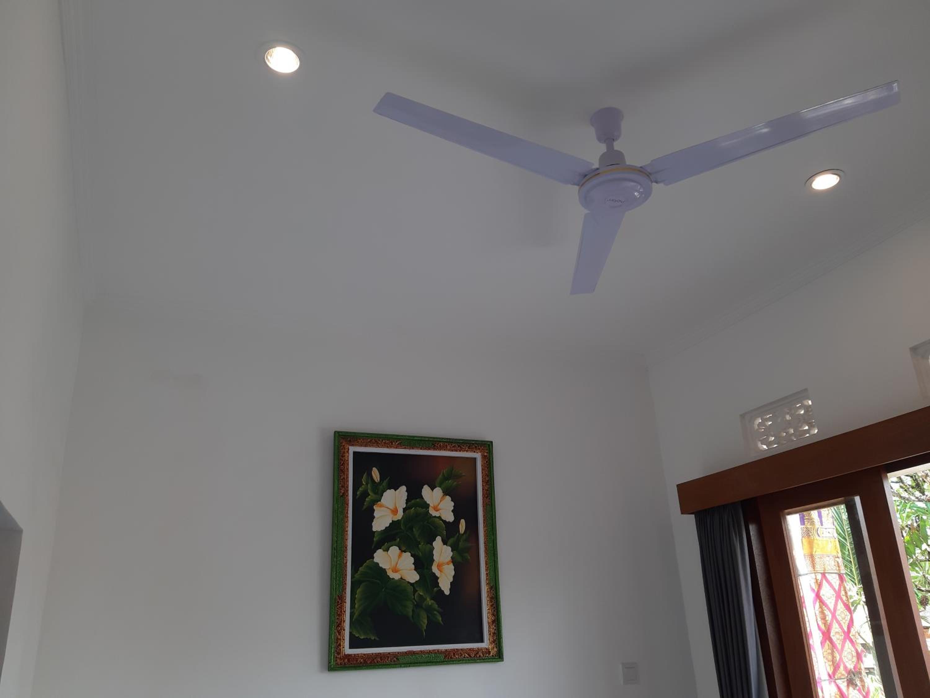 Double Room with Balcony - Photo 9