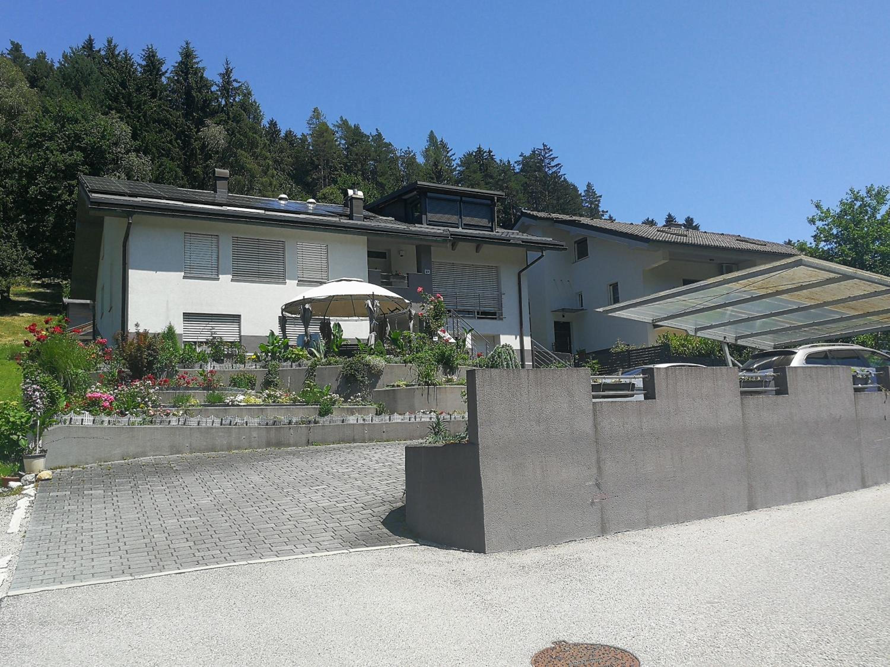 Three-Bedroom House photo 2