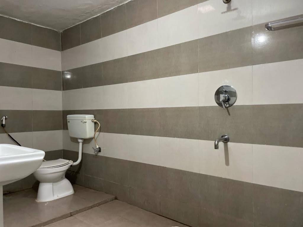 Deluxe Double Room (2 Adults + 1 Child) photo 2