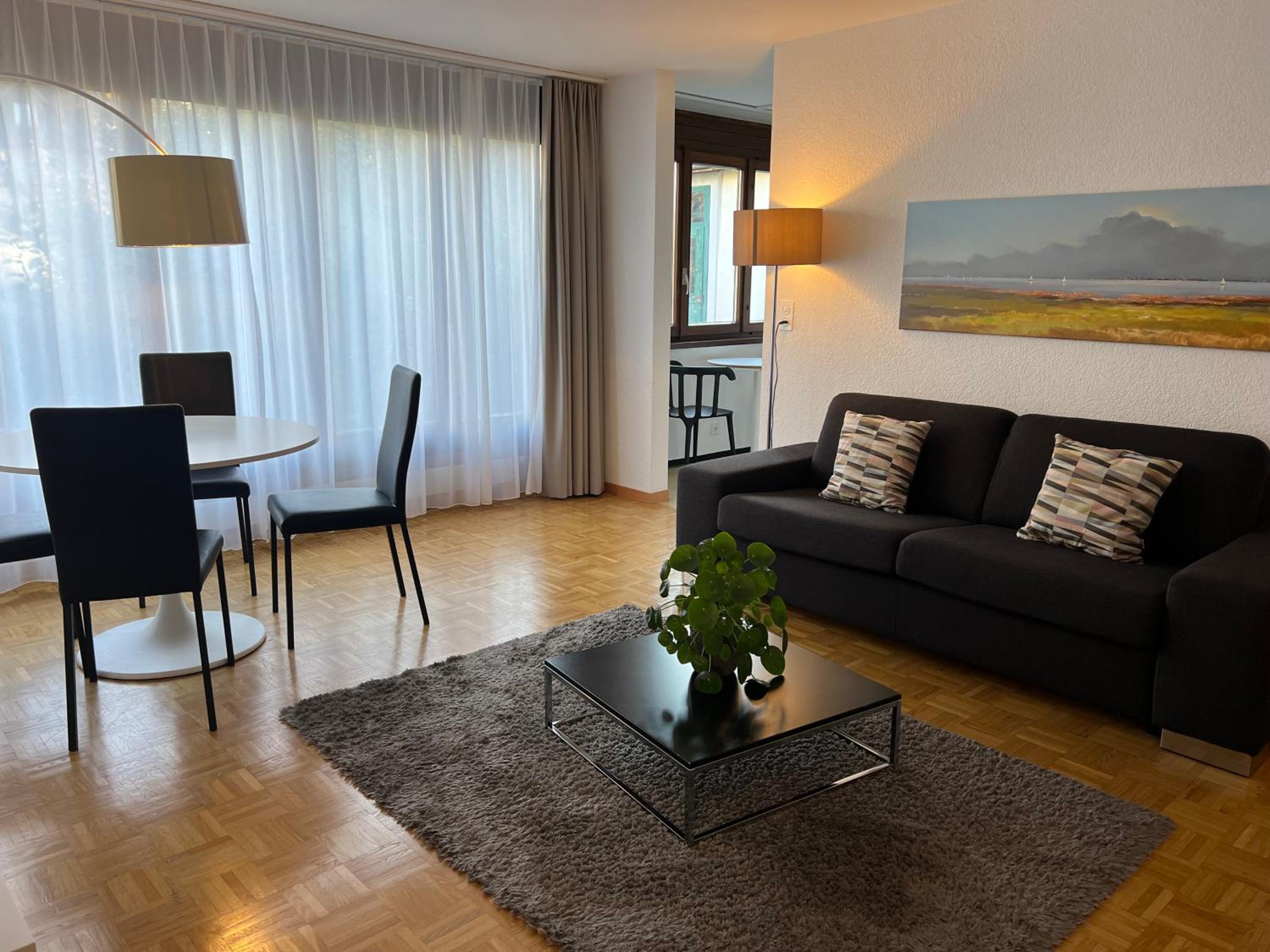 Apartment photo 2