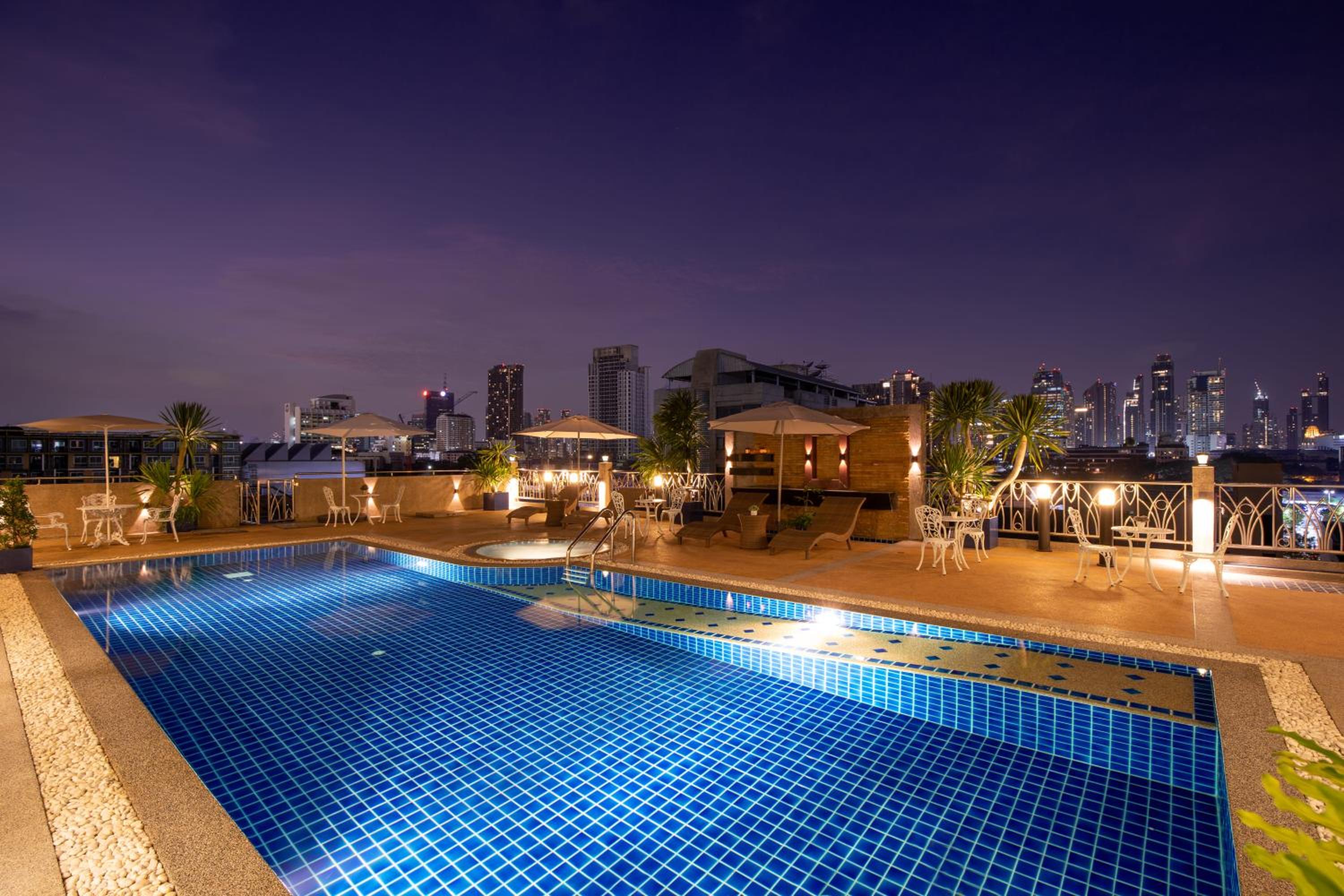Penthouse Suite with Pool Access