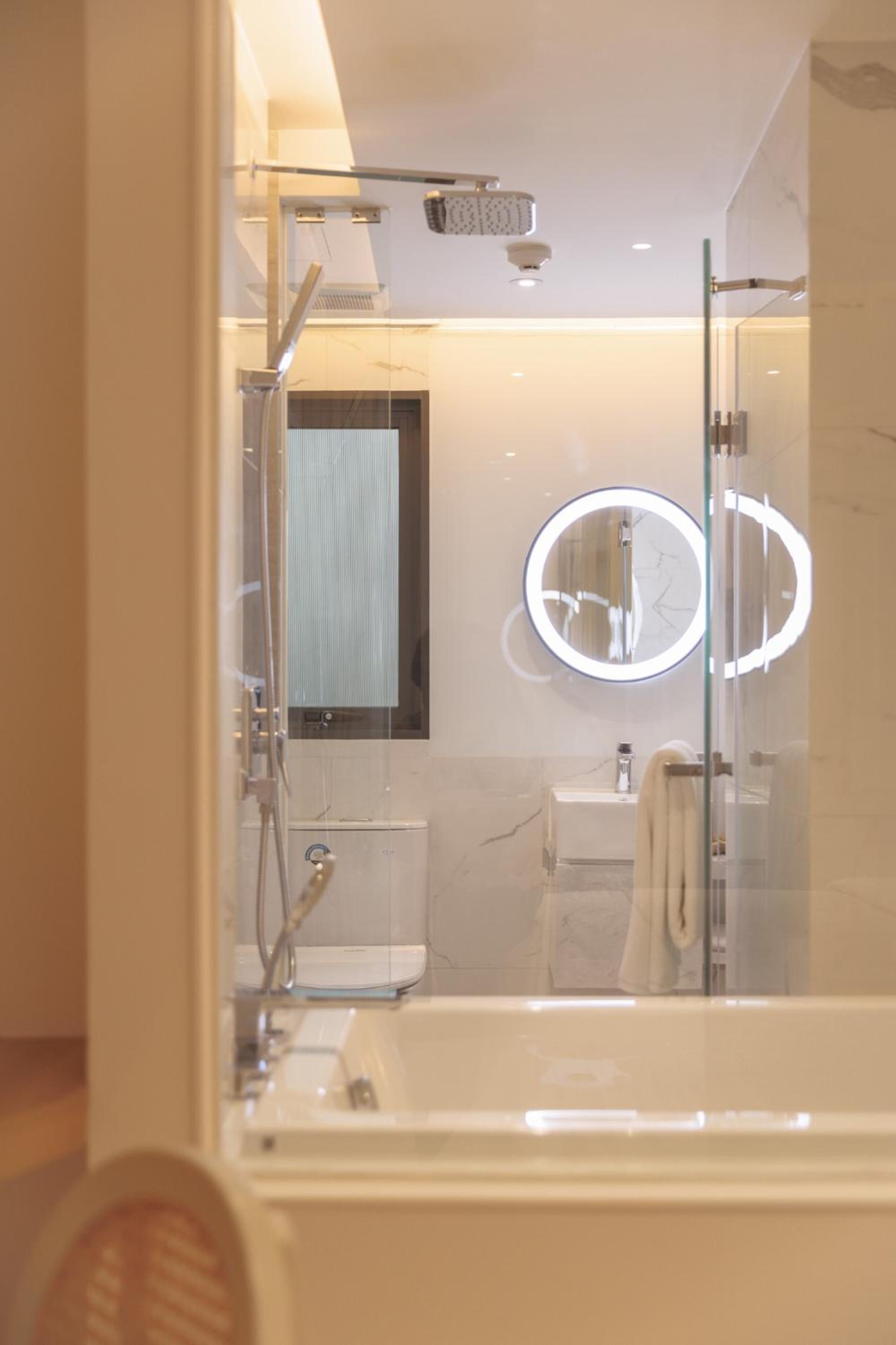 Premium Room with Soaking Tub photo 2