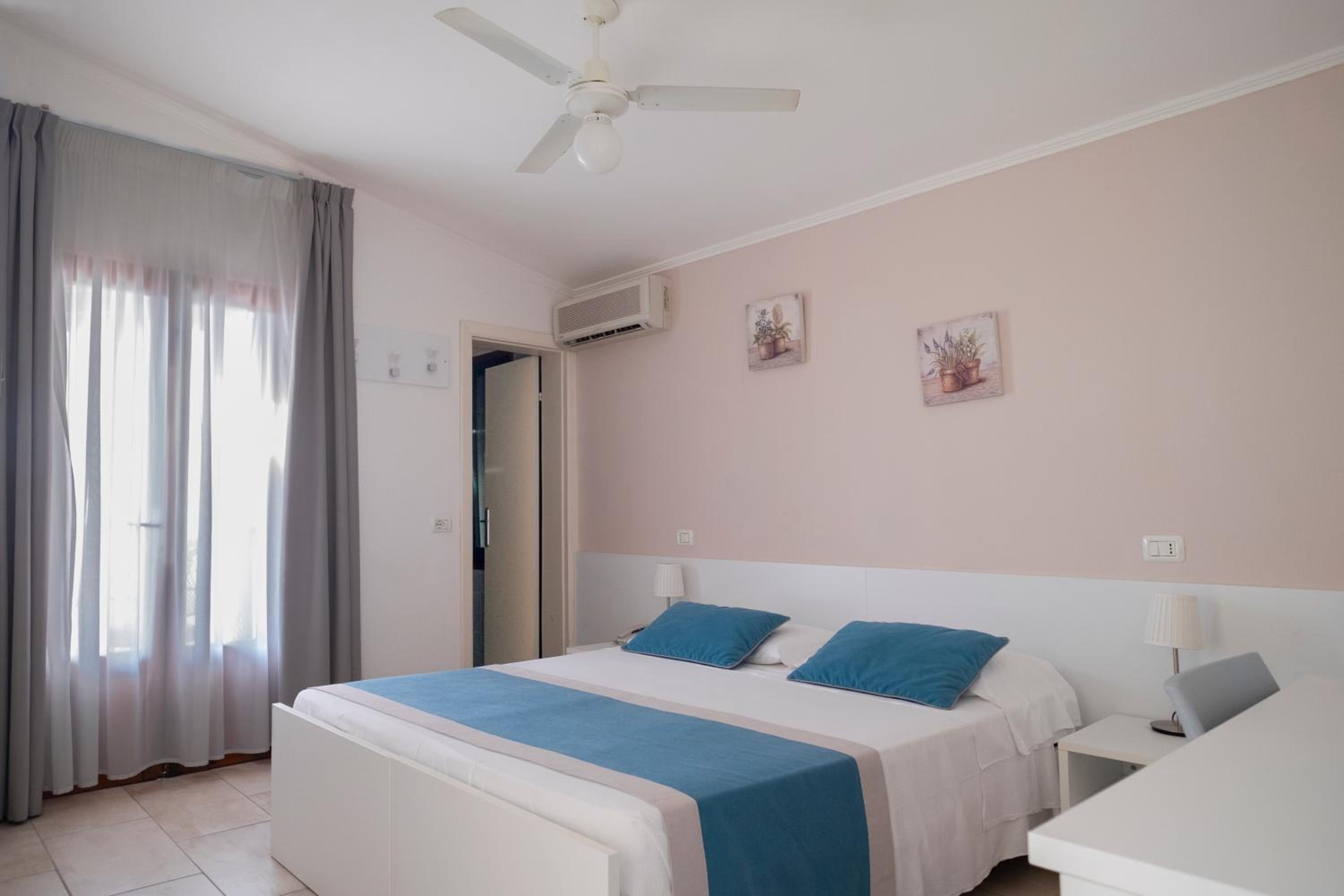 Classic Double Room with Terrace photo 2