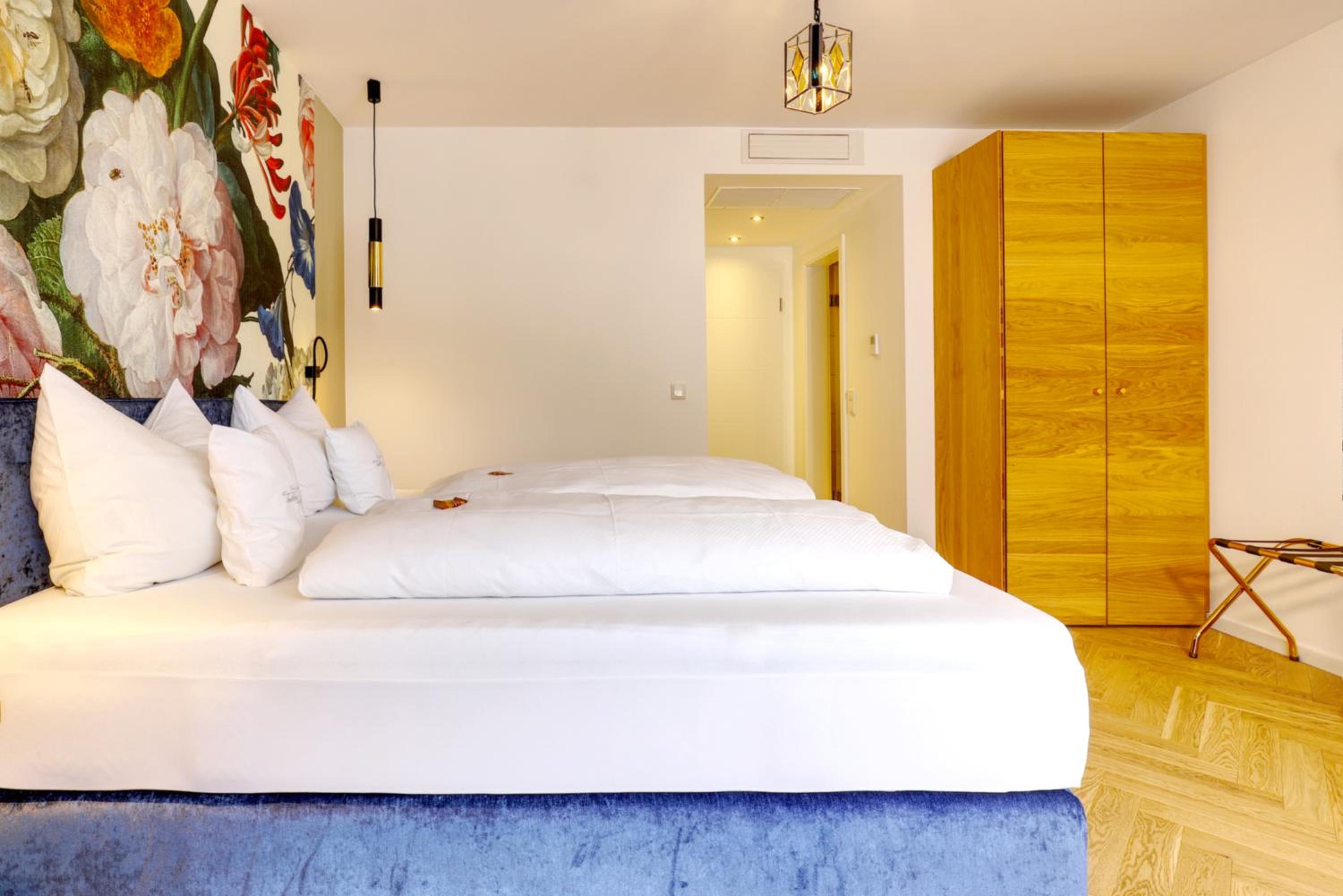 Deluxe Double Room with Balcony photo 3