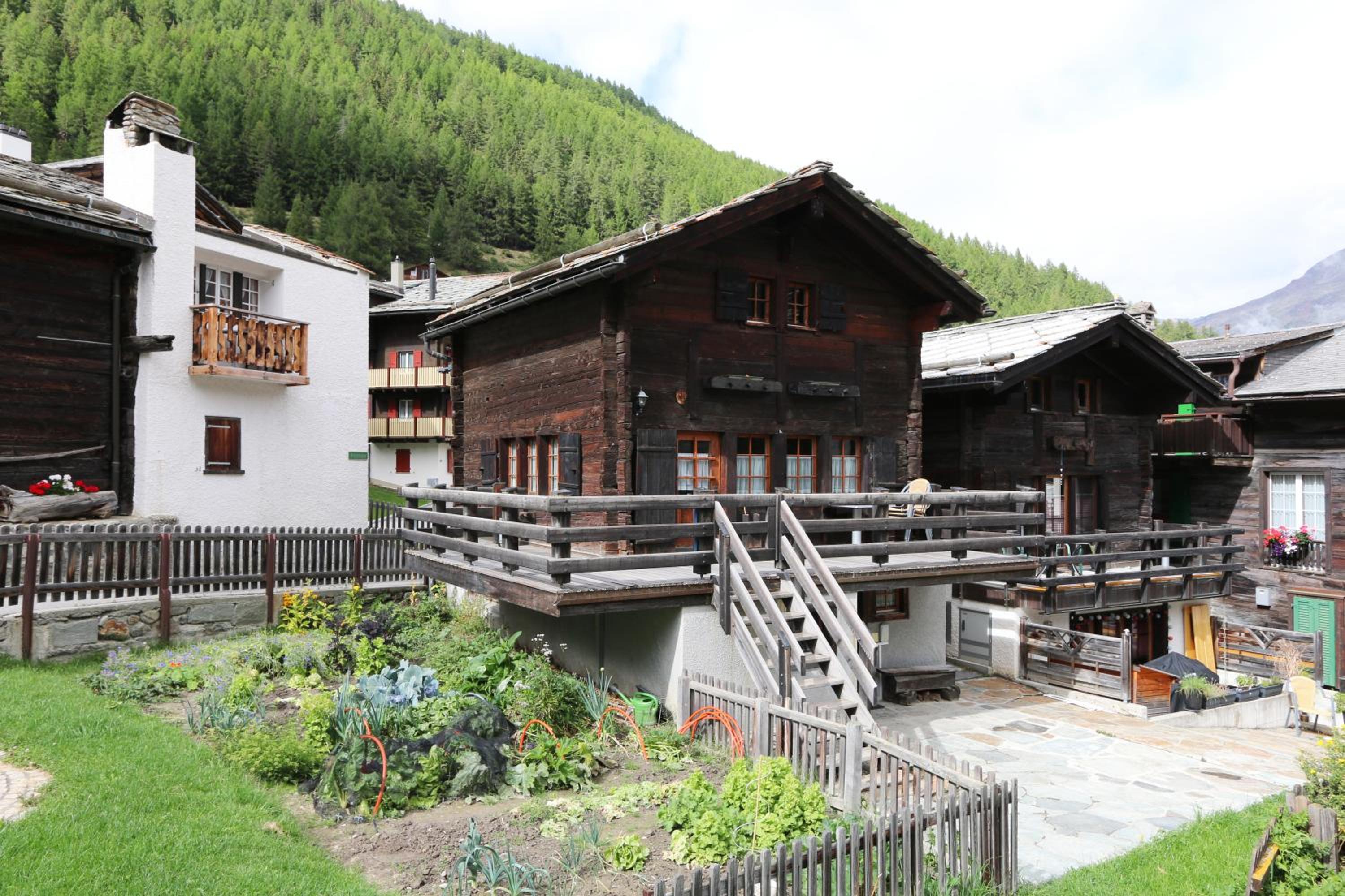 Three-Bedroom Chalet photo 1