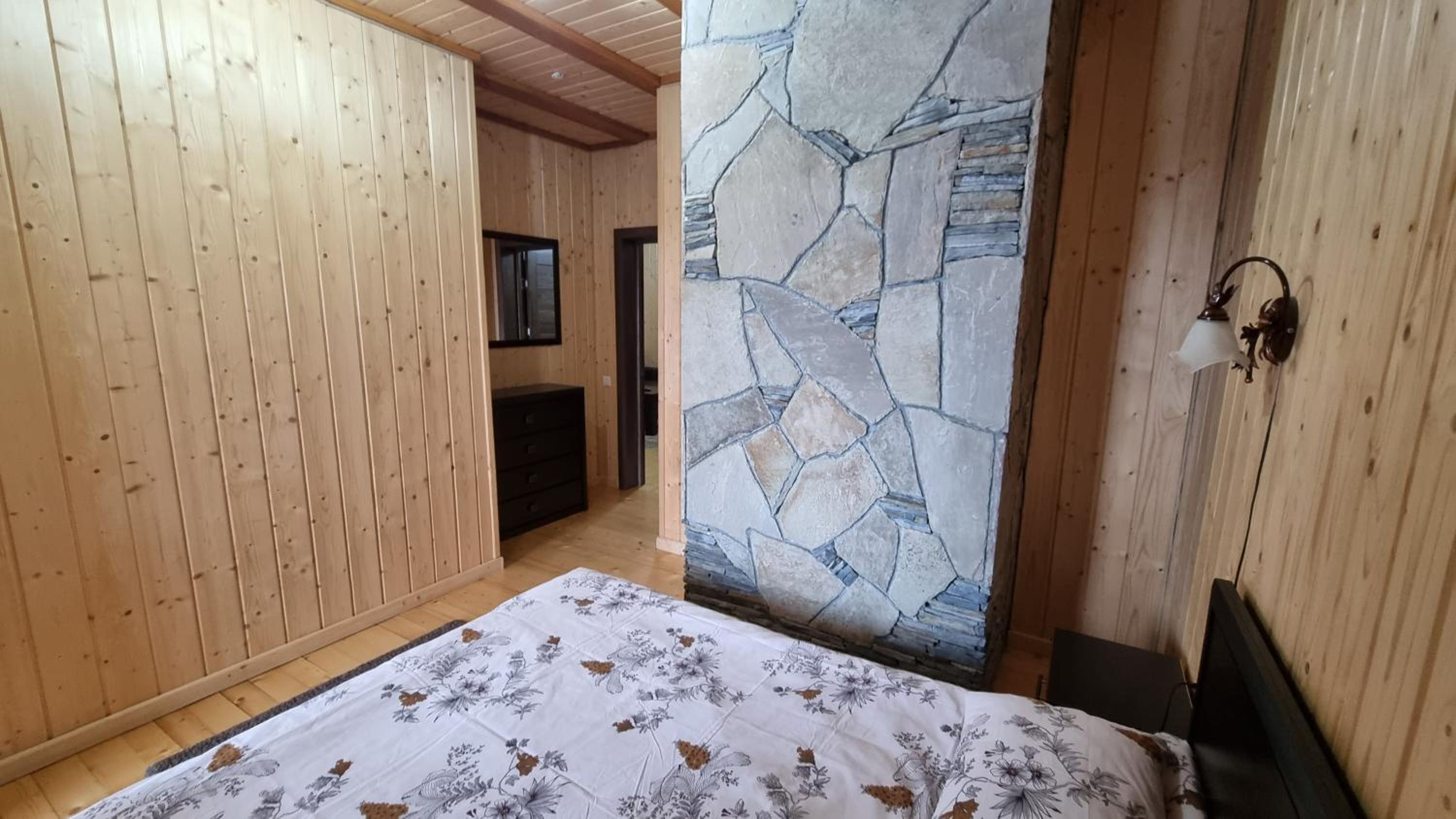 Apartment with Mountain View photo 2