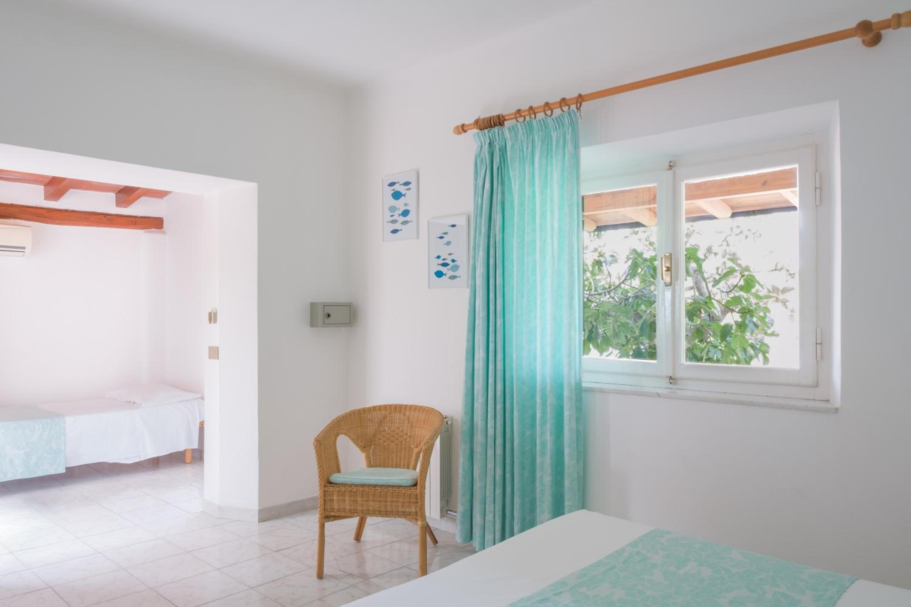 Family Room With Terrace And Sea View photo 2
