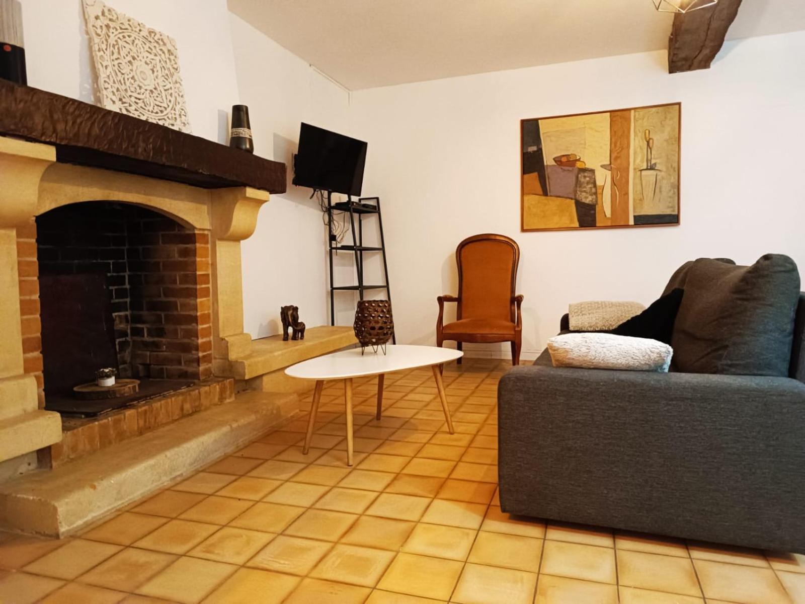 Apartment - Ground Floor - Photo 2
