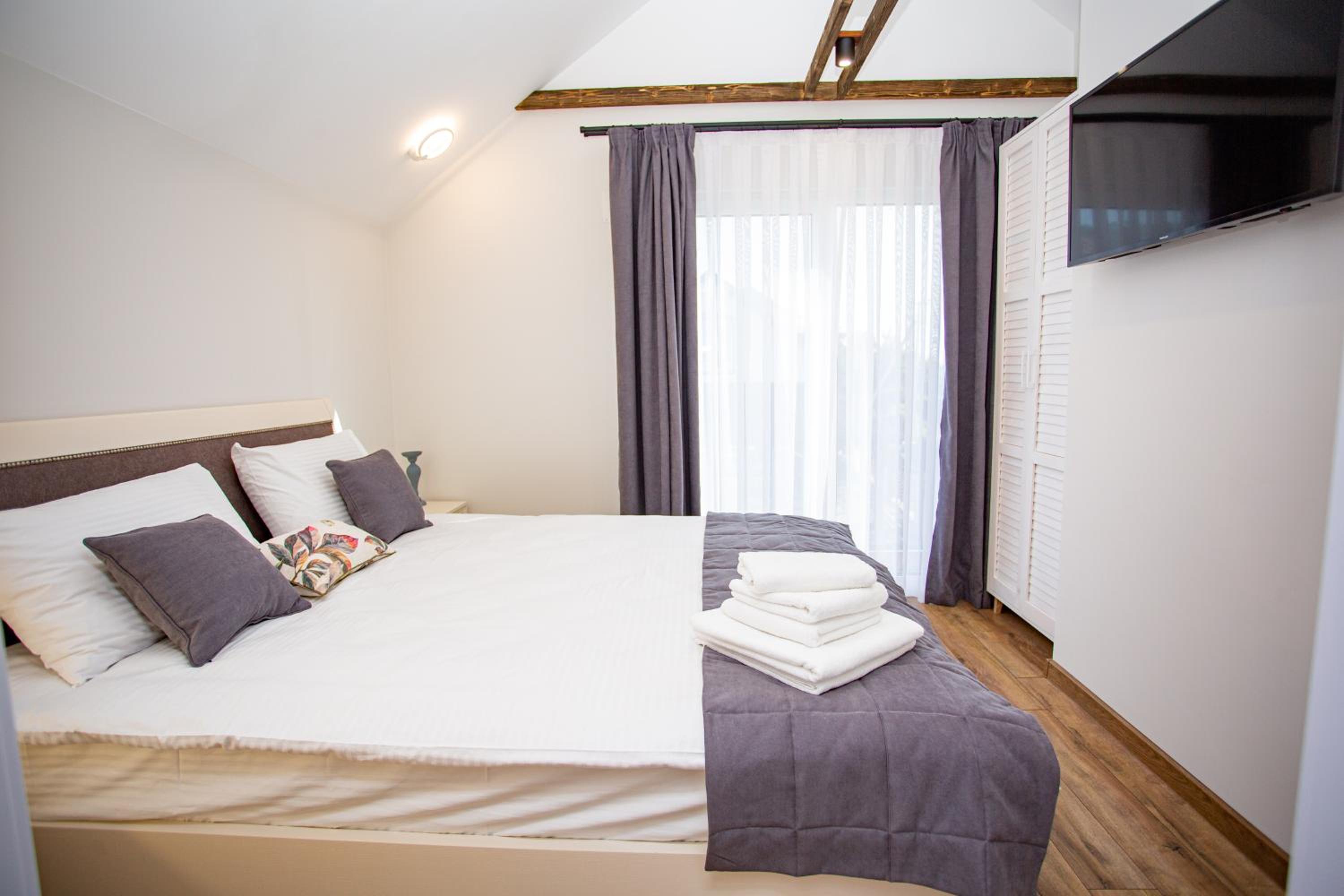 Apartment photo 1