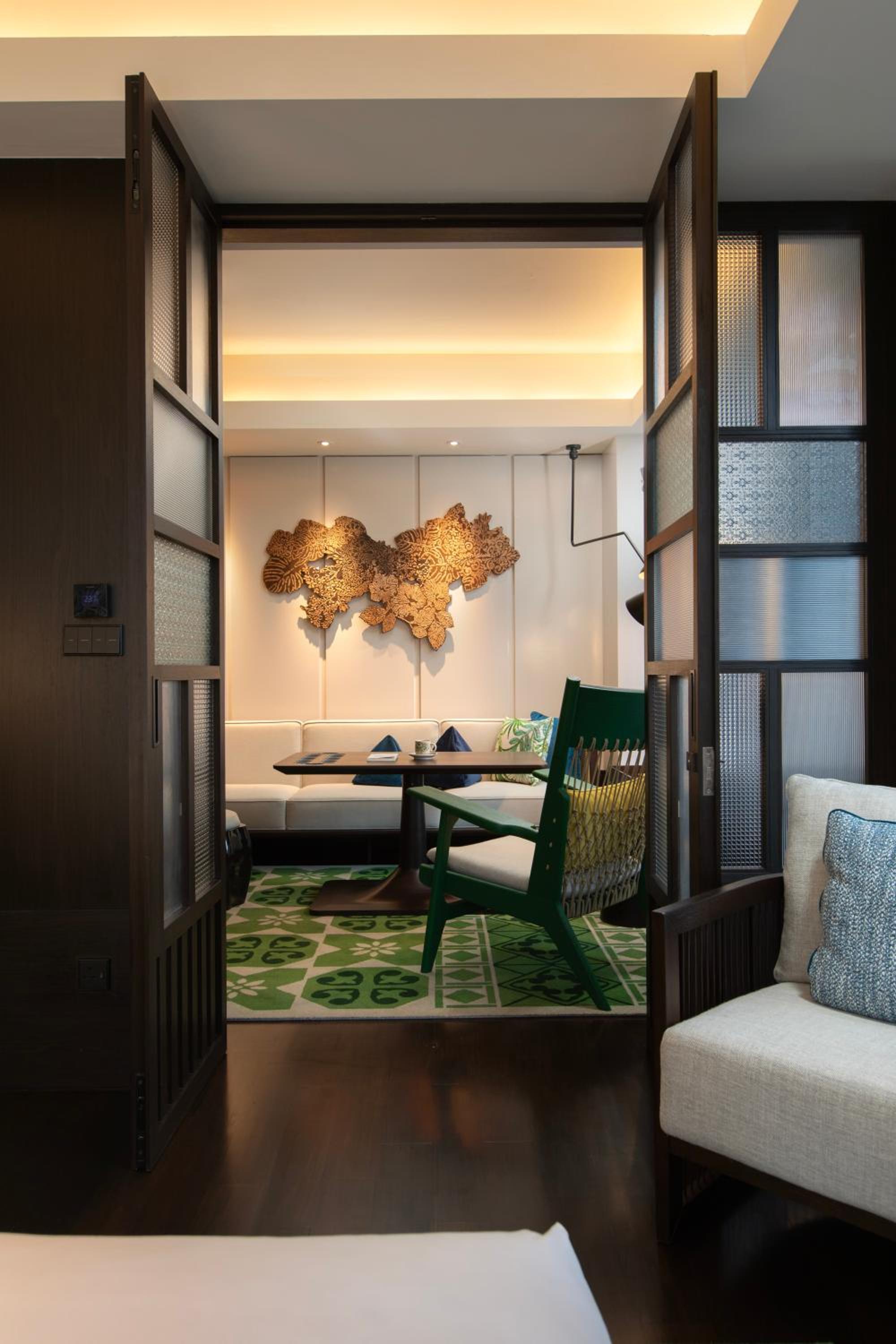 One-Bedroom Bukit Suite with Kuala Lumpur Tower View photo 2