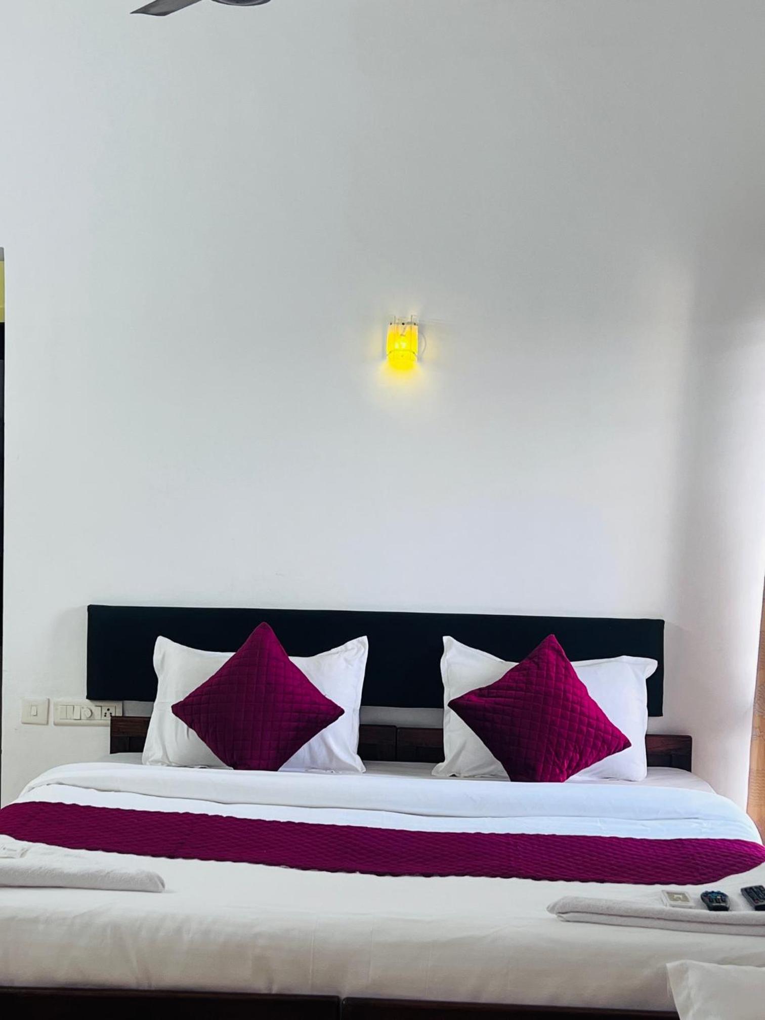 Superior Double or Twin Room - Photo 3