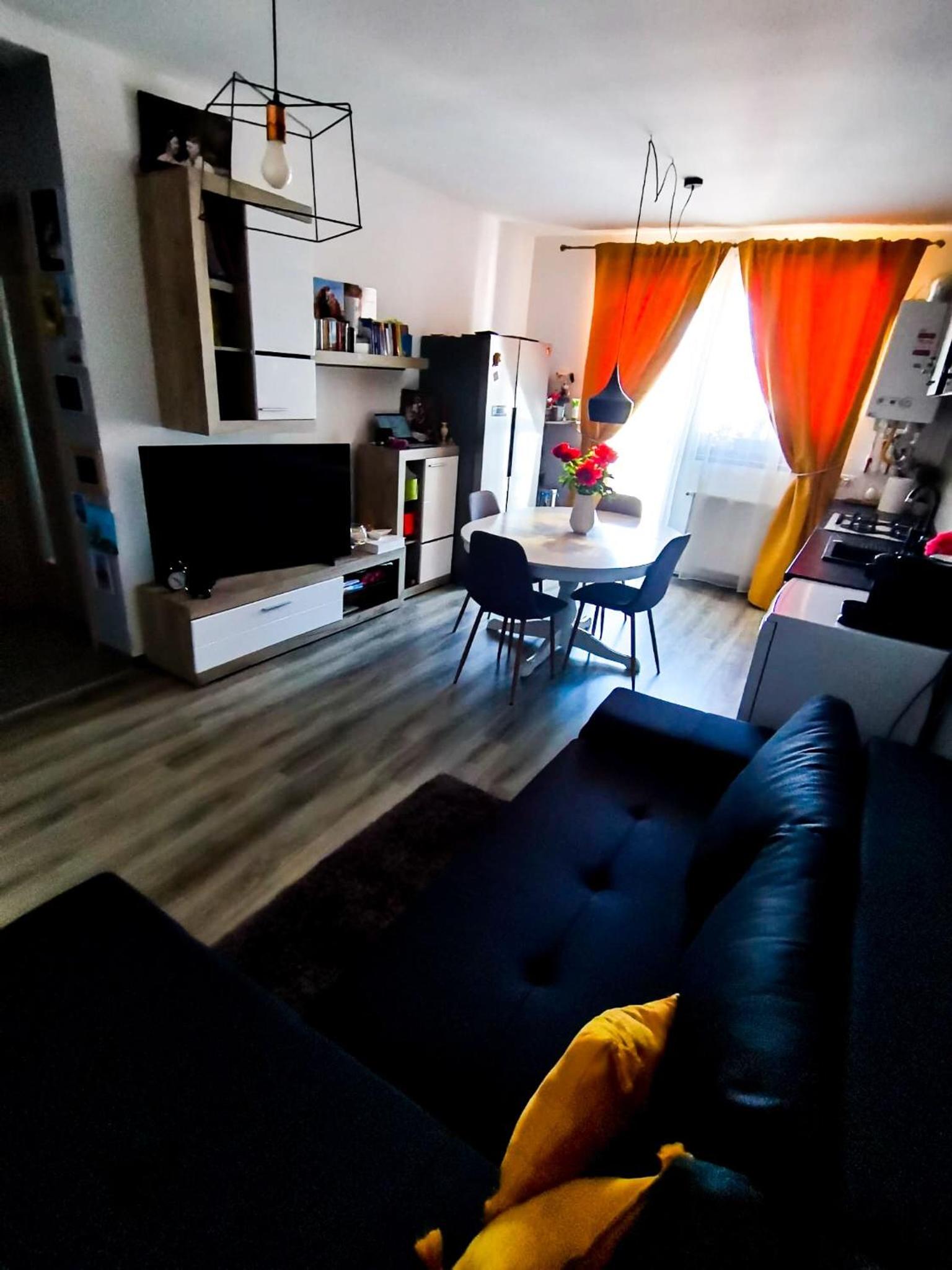 One-Bedroom Apartment photo 1