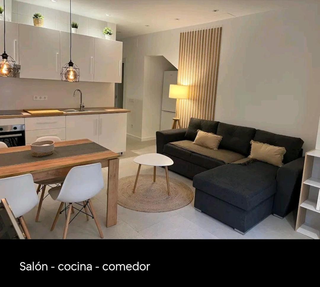 One-Bedroom Apartment photo 3