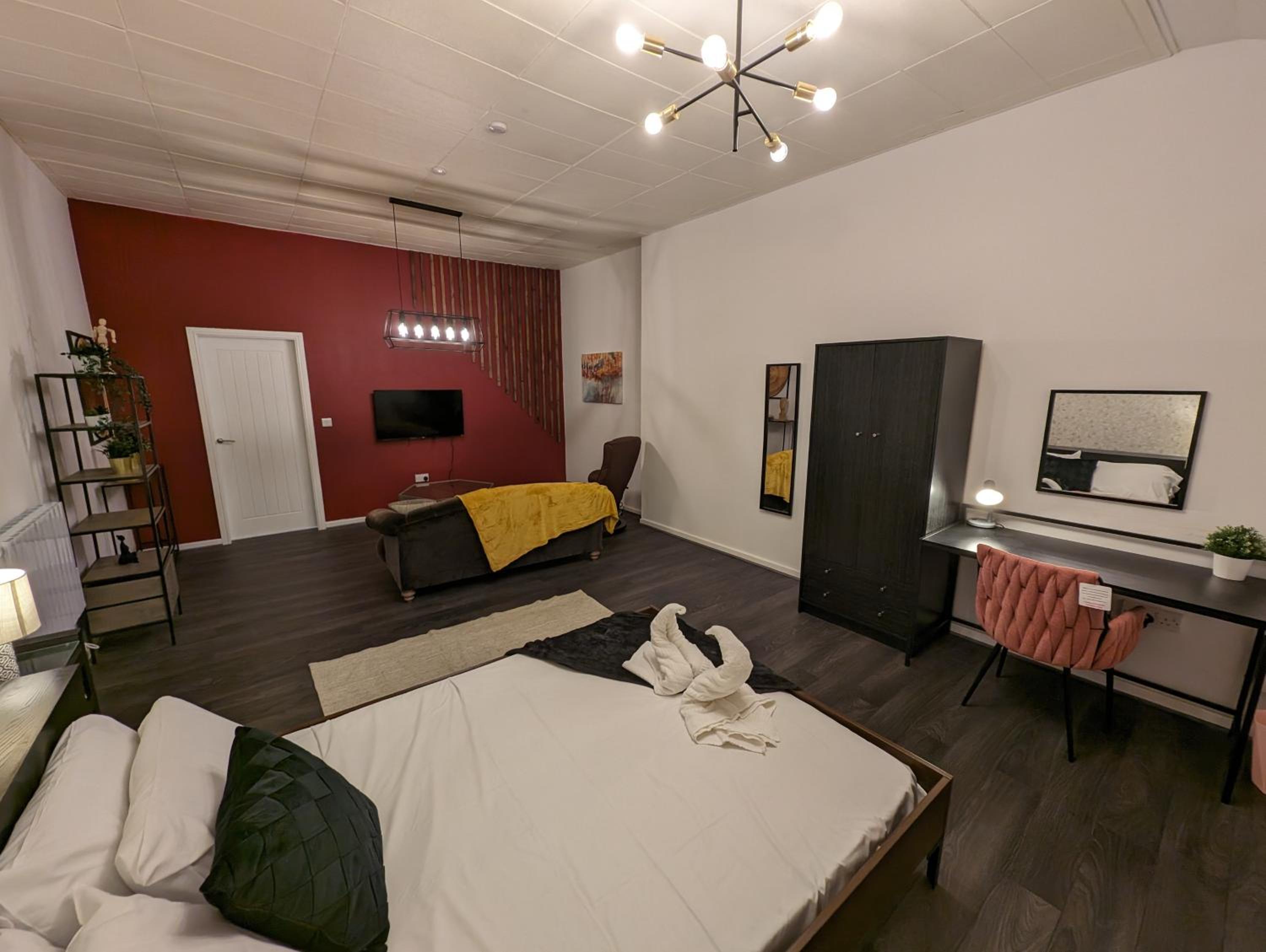 One-Bedroom Superior Apartment photo 2
