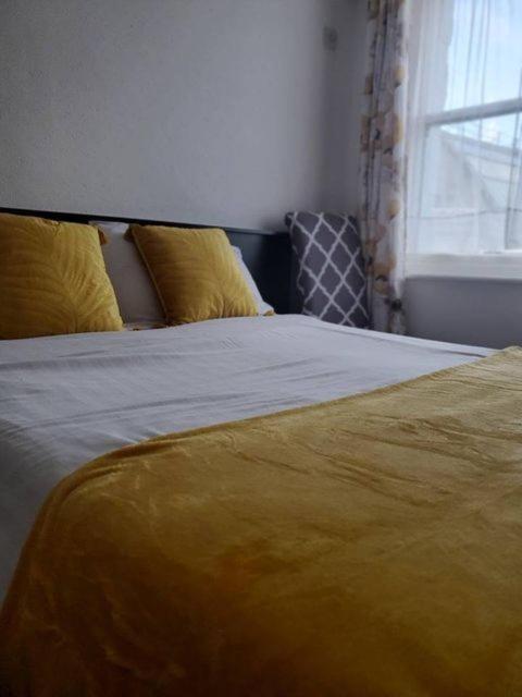Double Room with Private Bathroom - Photo 2