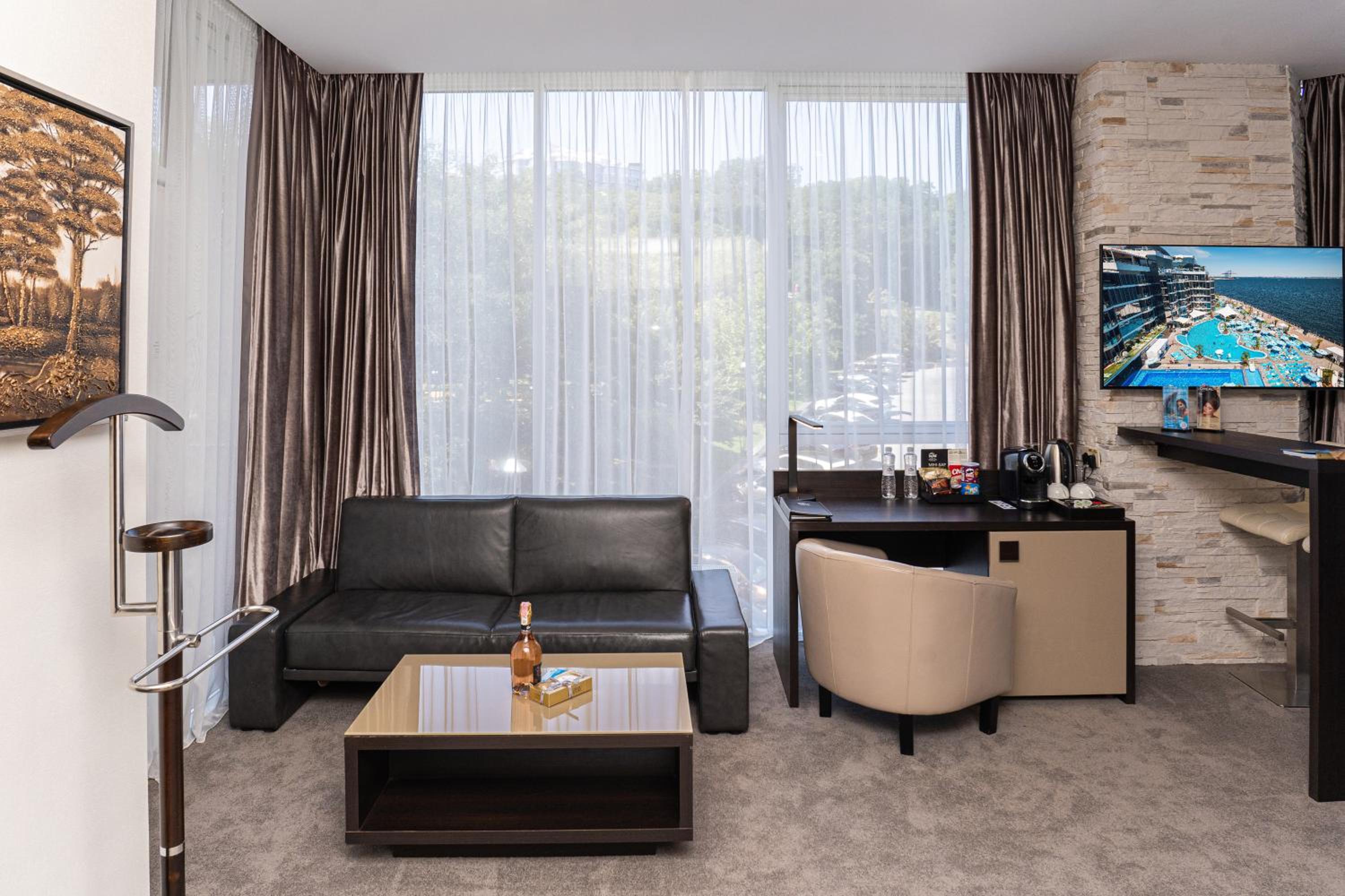 Suite, City View photo 2