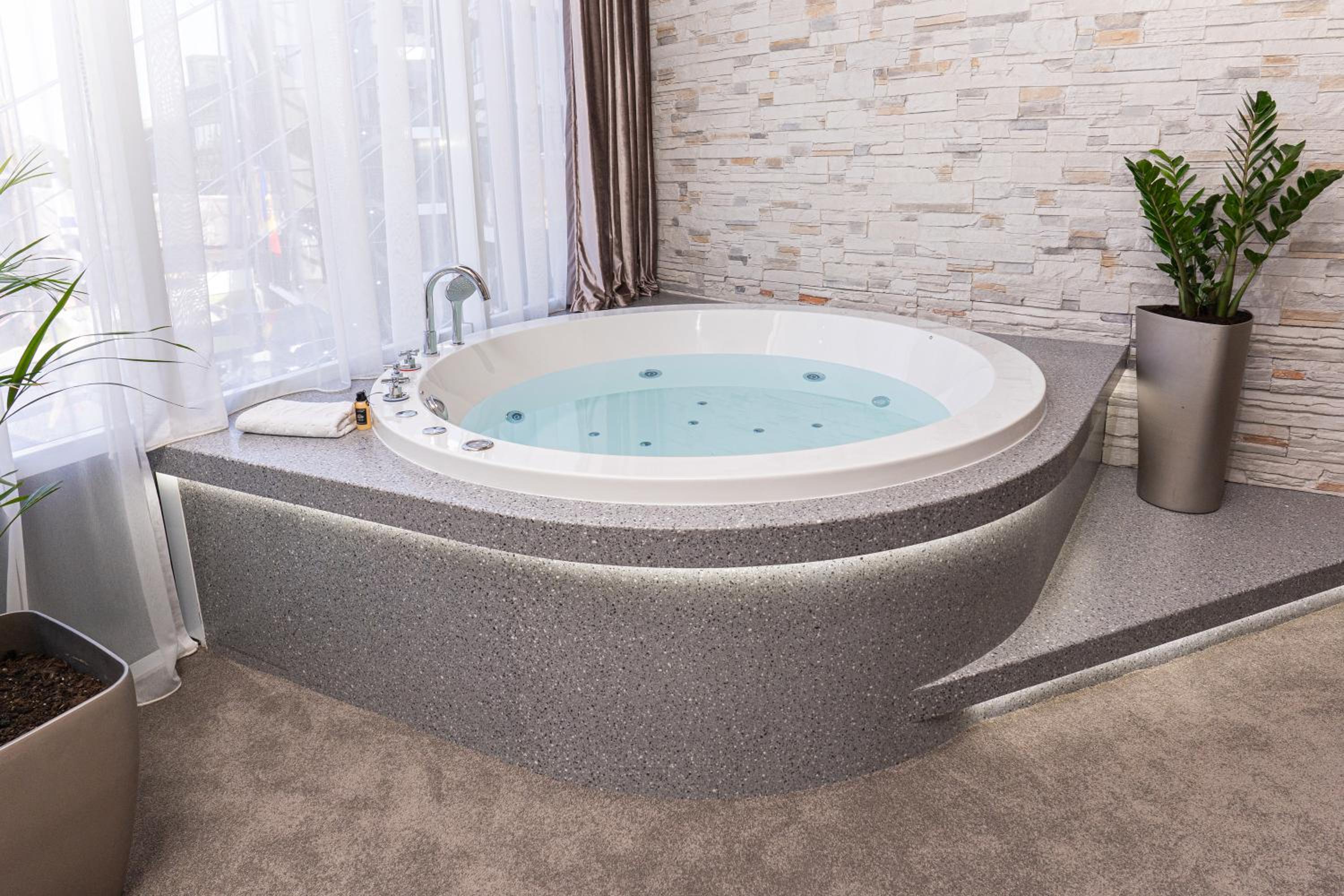 Suite, City View